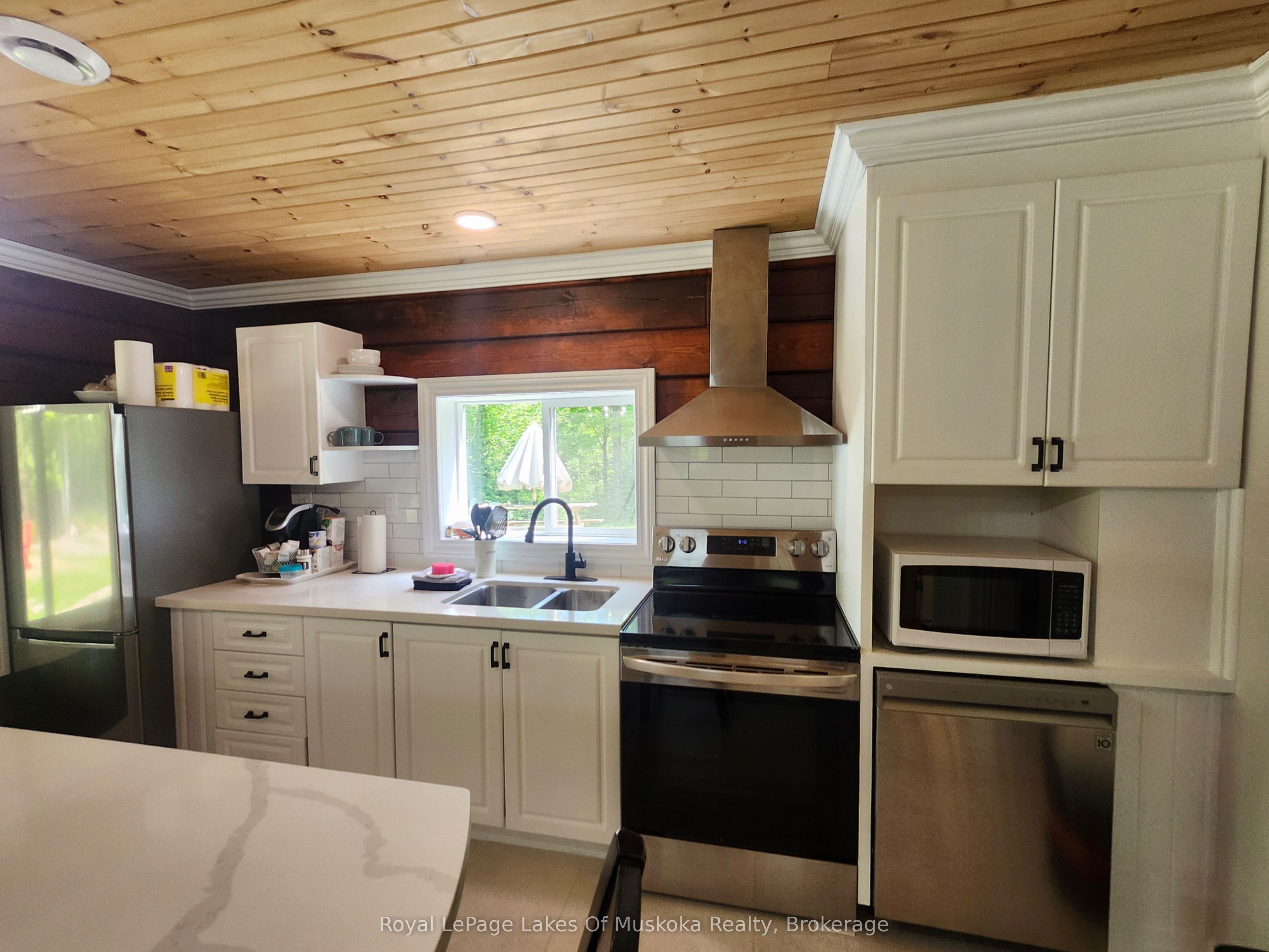3997 Chetwynd Road Property Photo 2