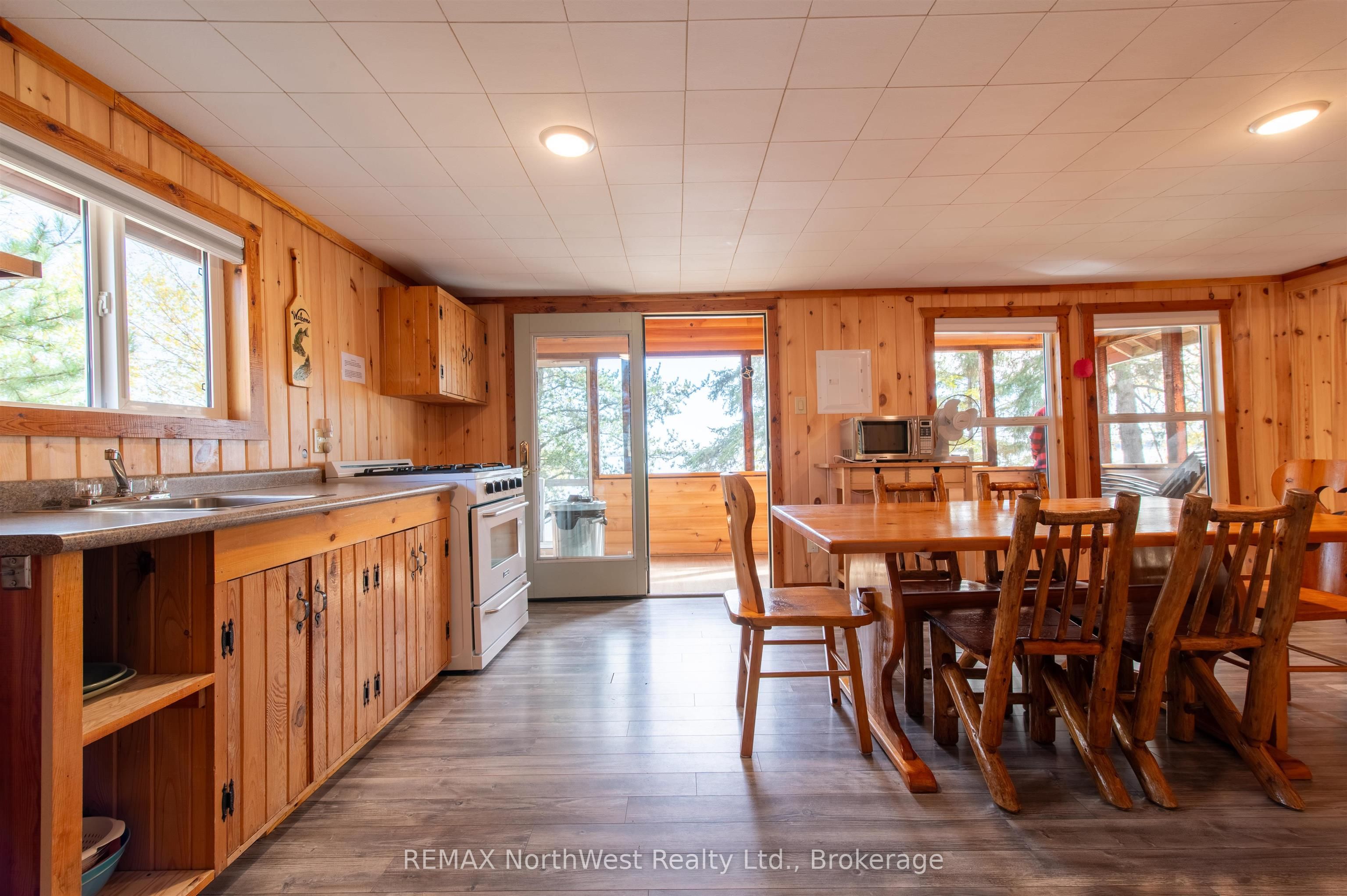 202 Lakeshore Drive Property Photo 29