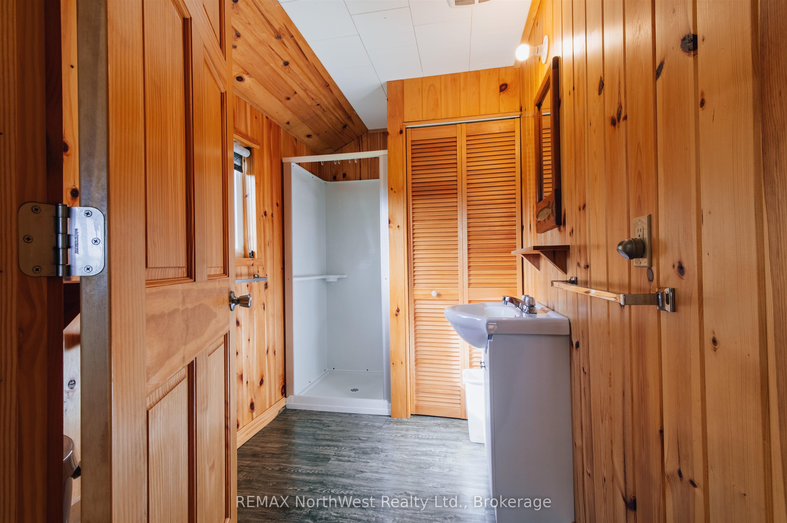 202 Lakeshore Drive Property Photo 30