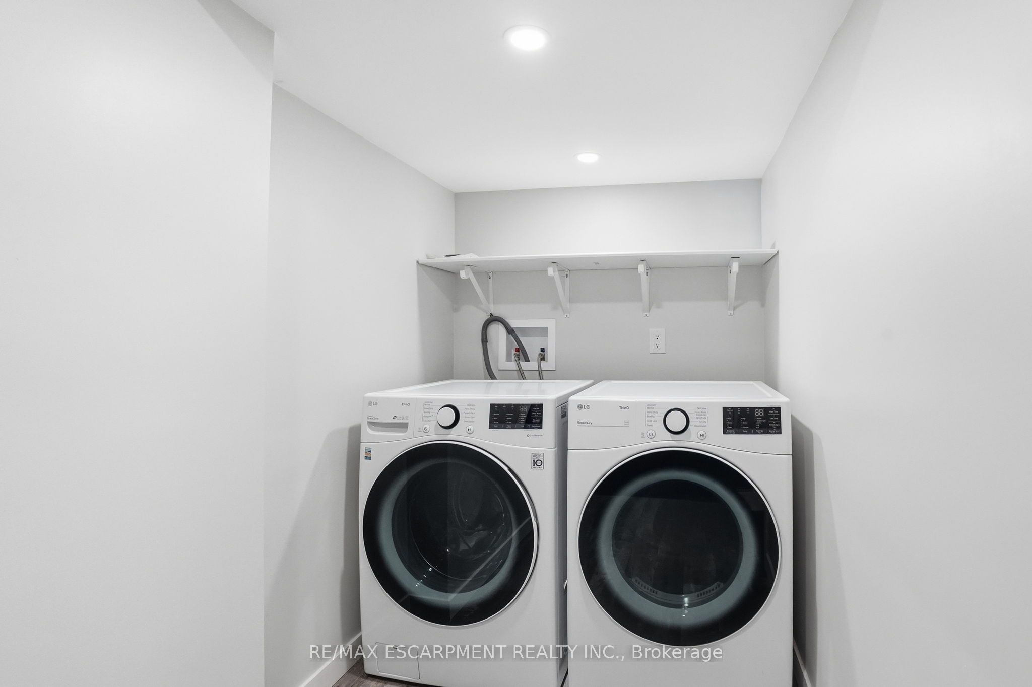 43 Fleming Crescent Lower Level Property Photo 5