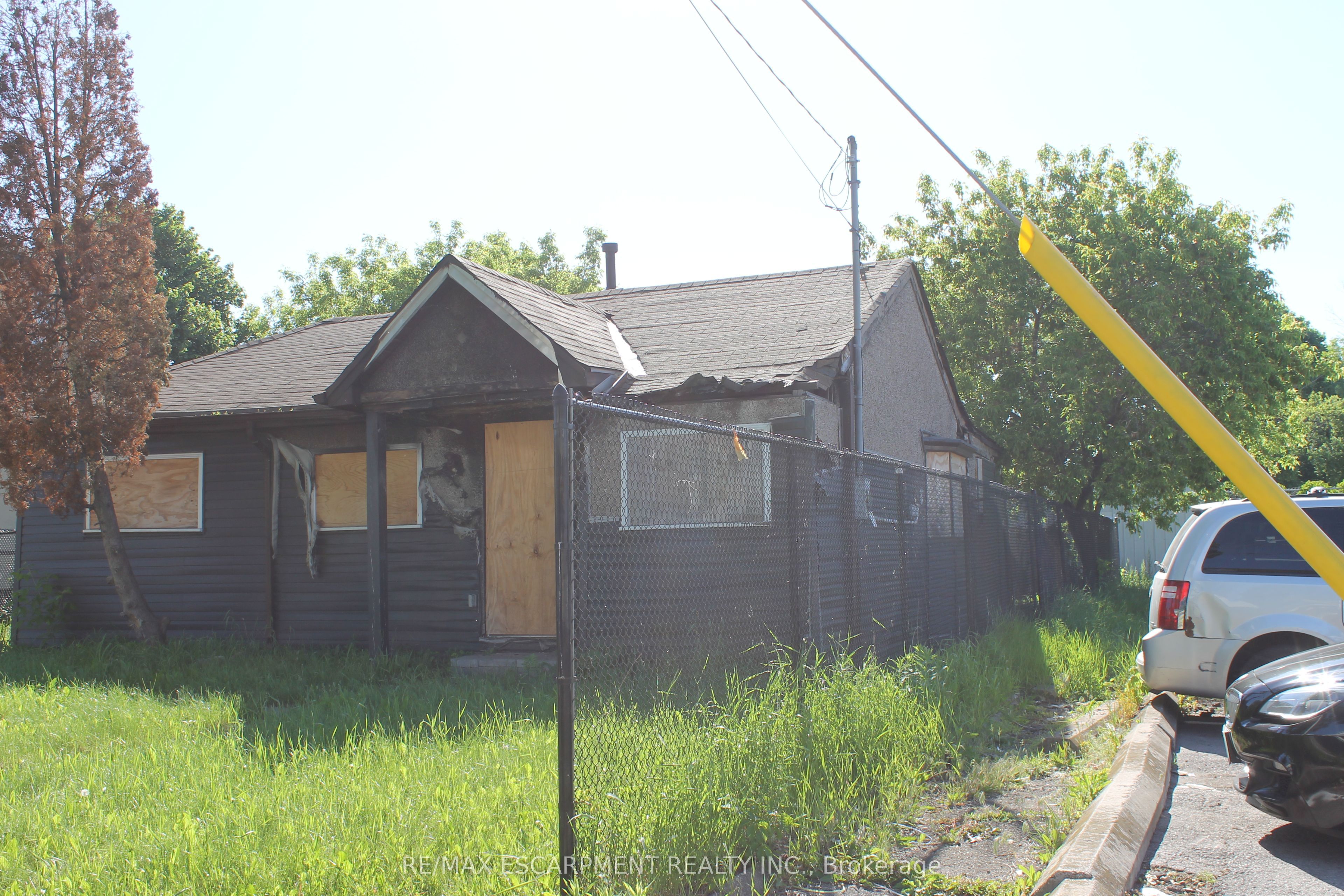 127 Robins Avenue Property Photo 4