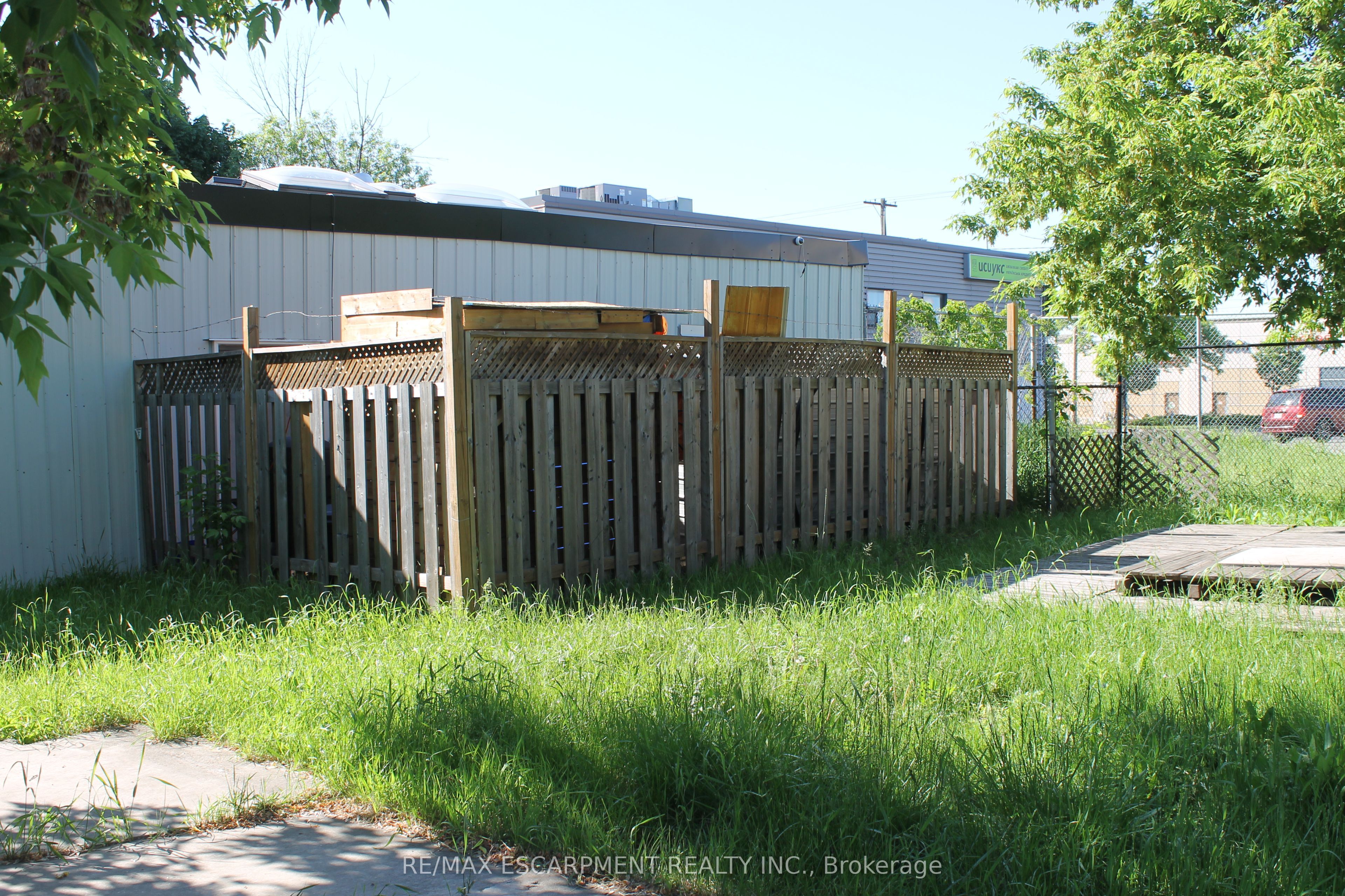 127 Robins Avenue Property Photo 5