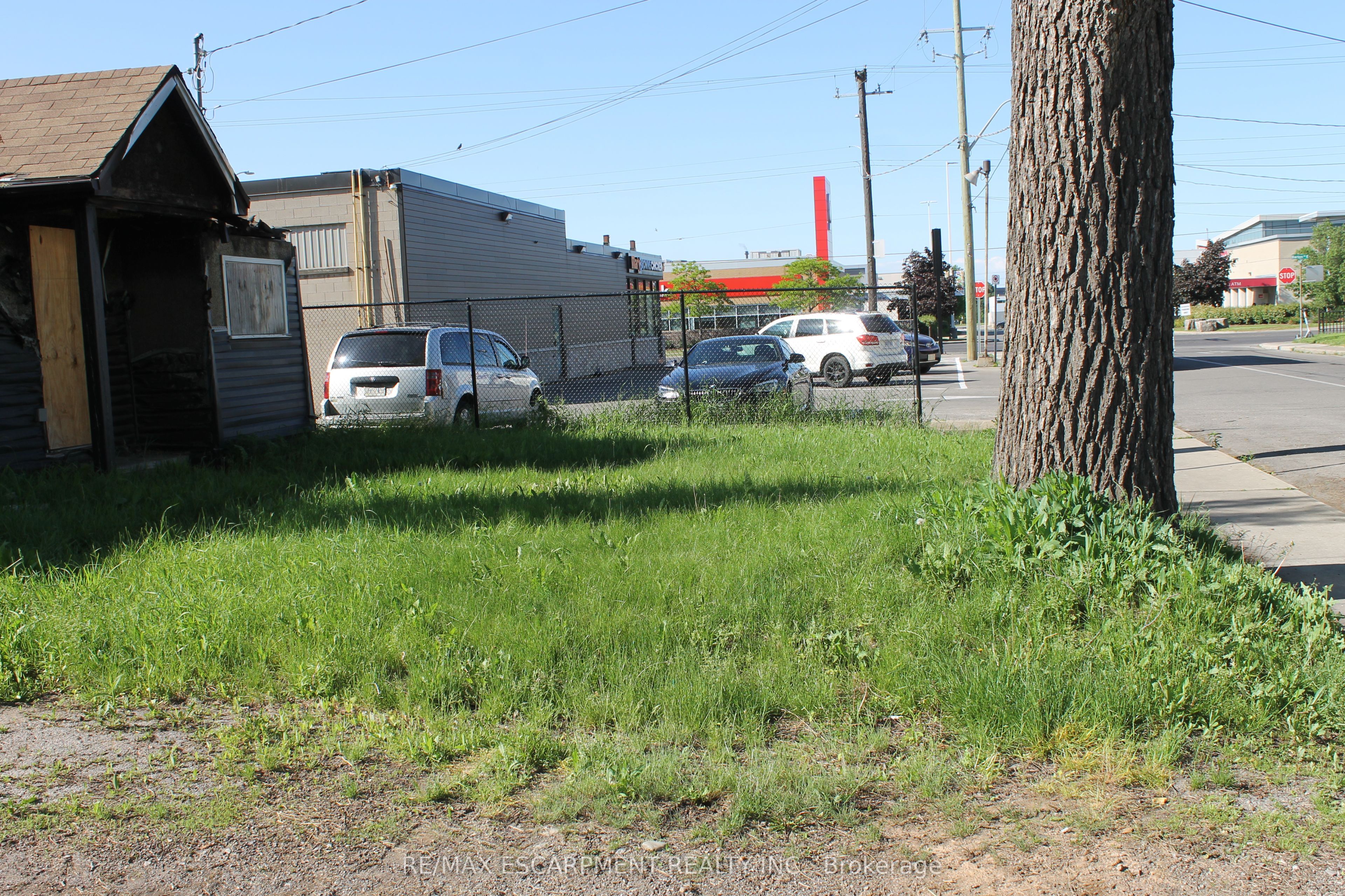 127 Robins Avenue Property Photo 10