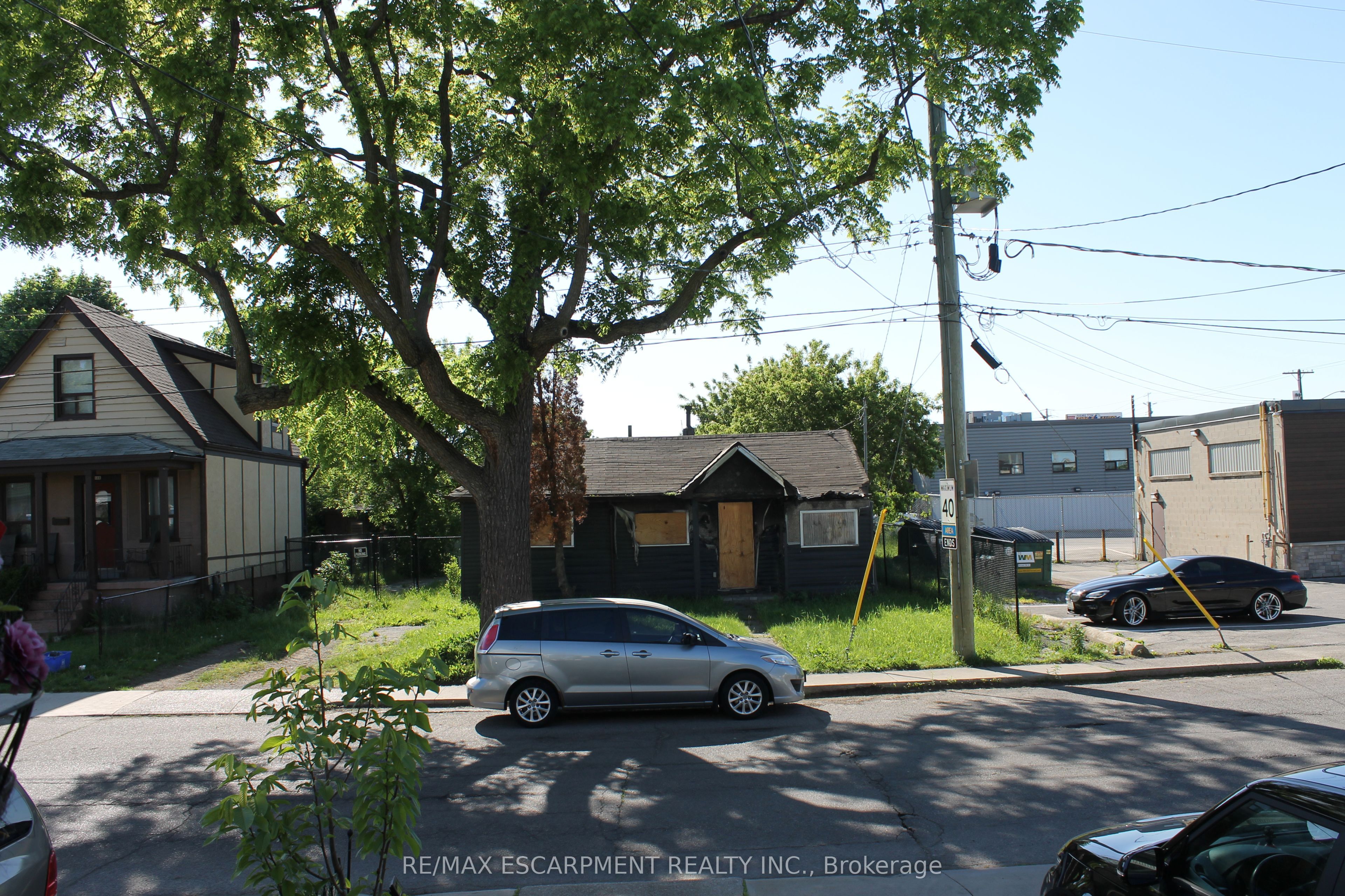 127 Robins Avenue Property Photo 13