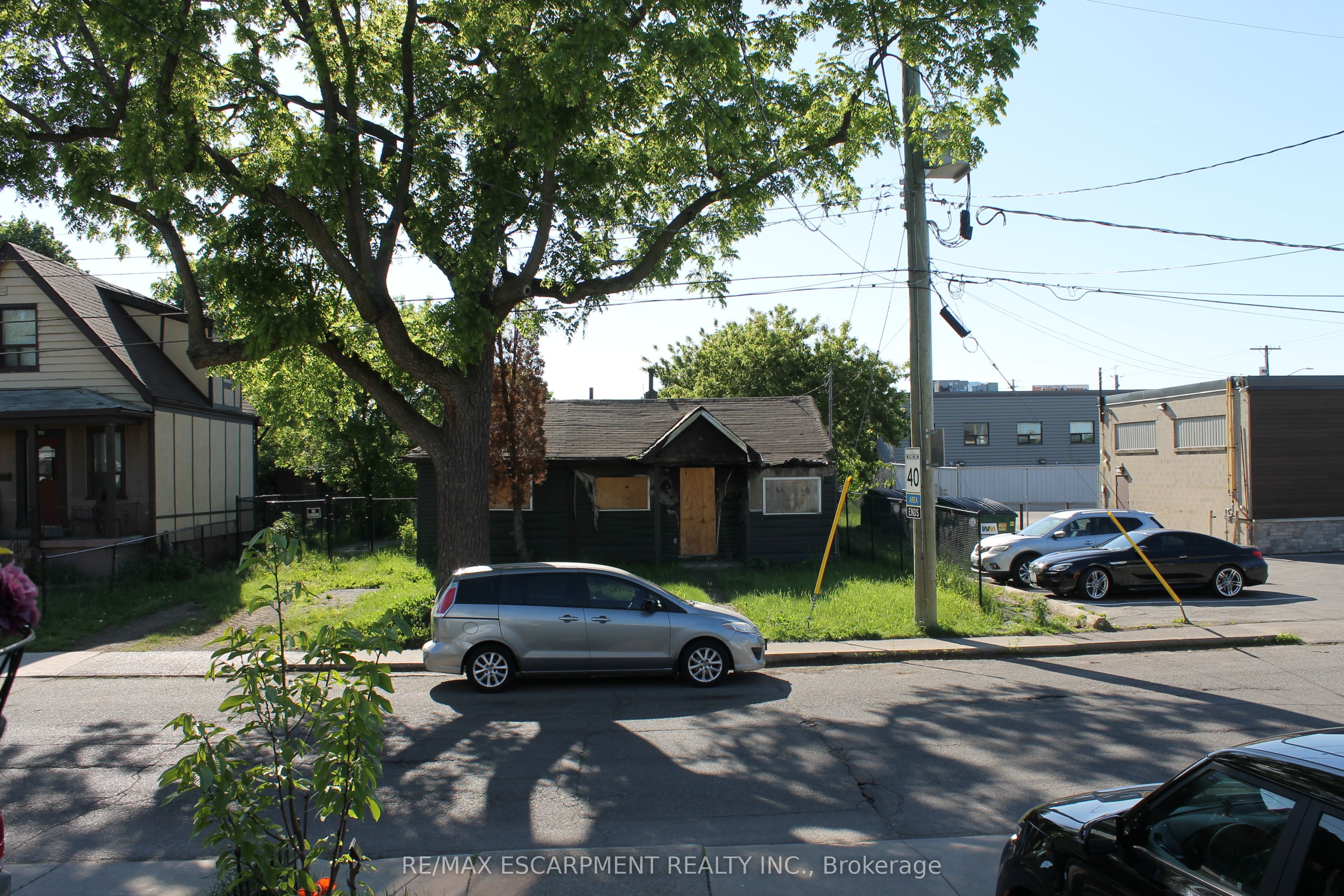 127 Robins Avenue Property Photo 14