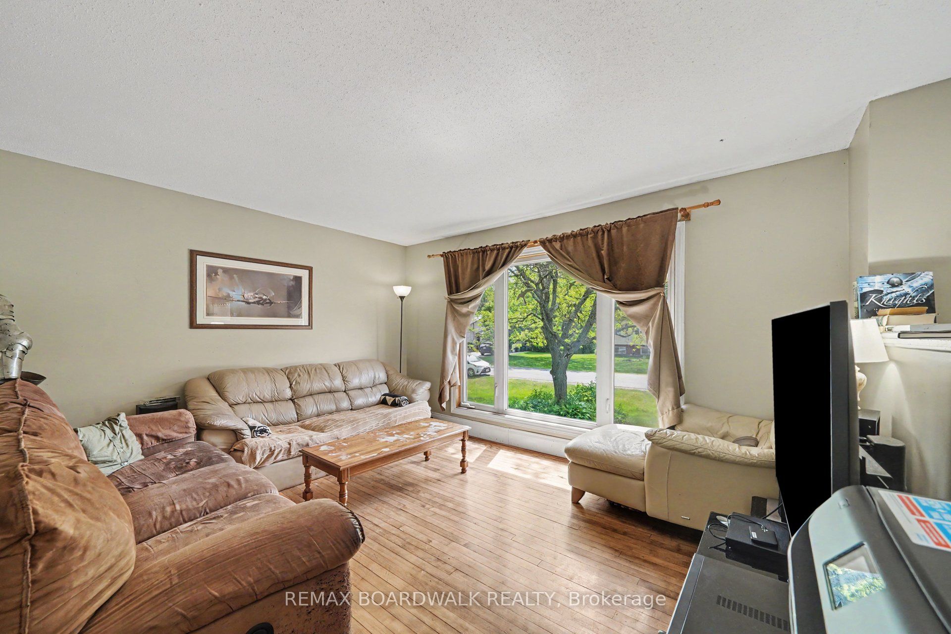 3399 Regburn Drive Property Photo 6
