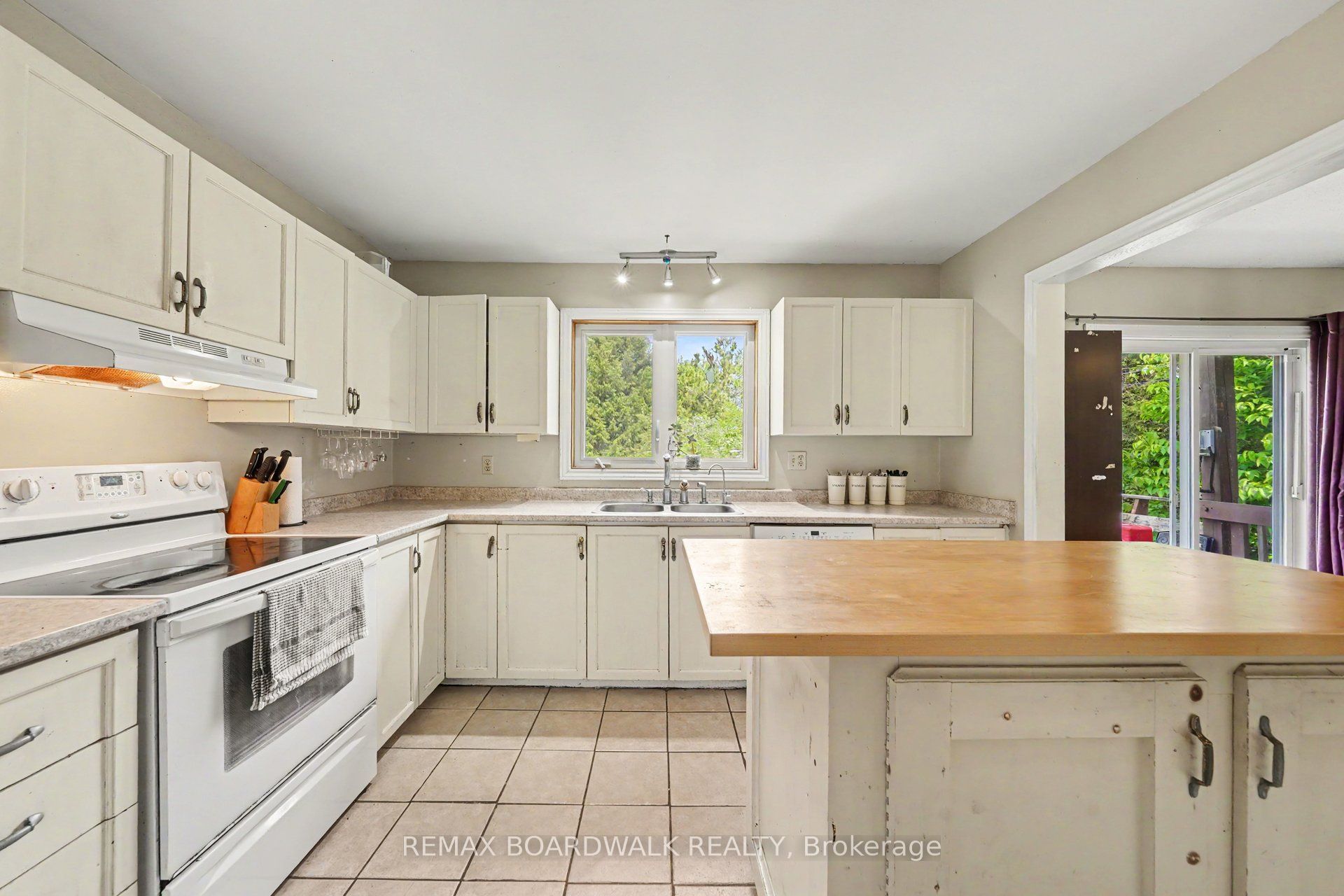 3399 Regburn Drive Property Photo 12