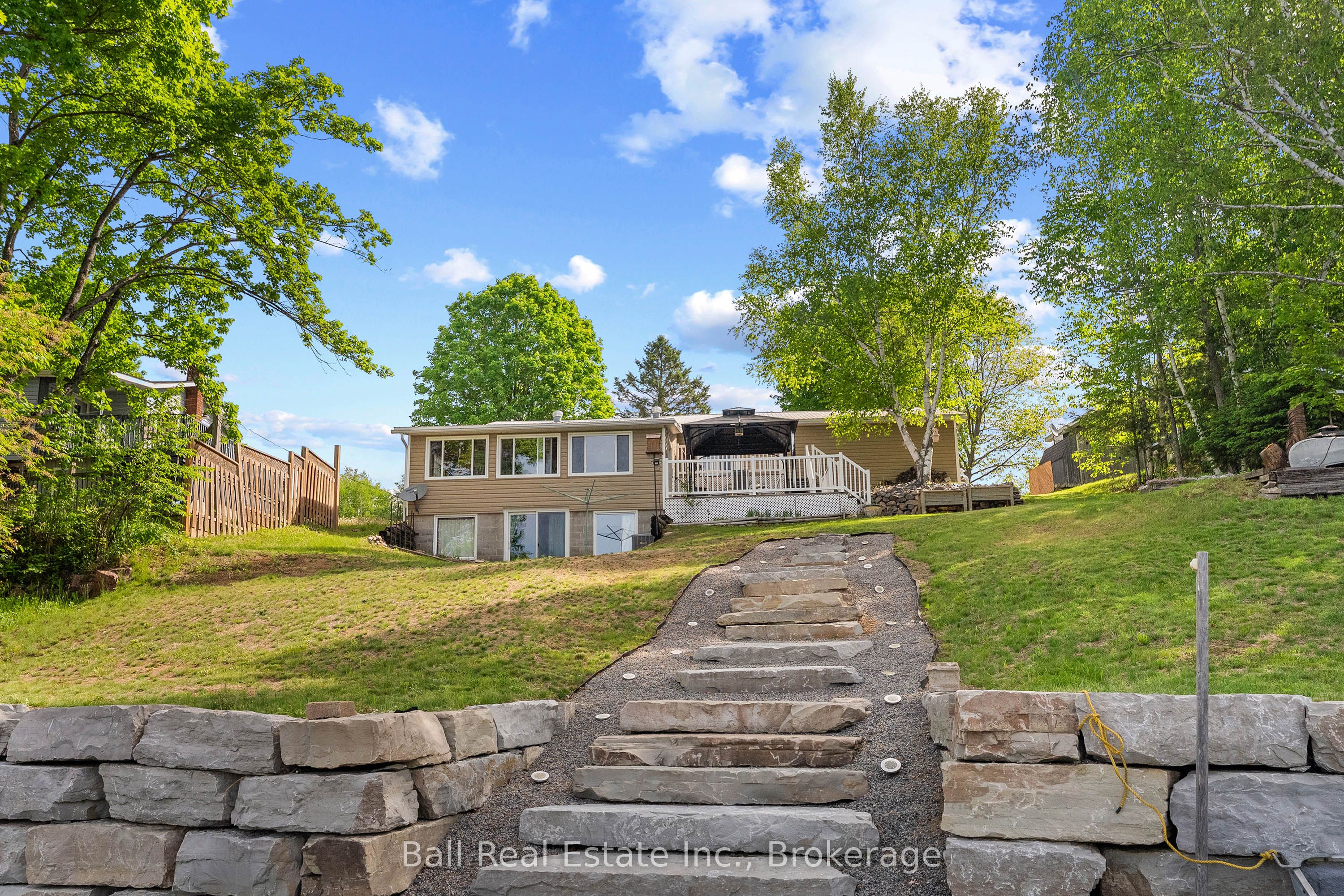 29 Siddon Lake Place Property Photo 6