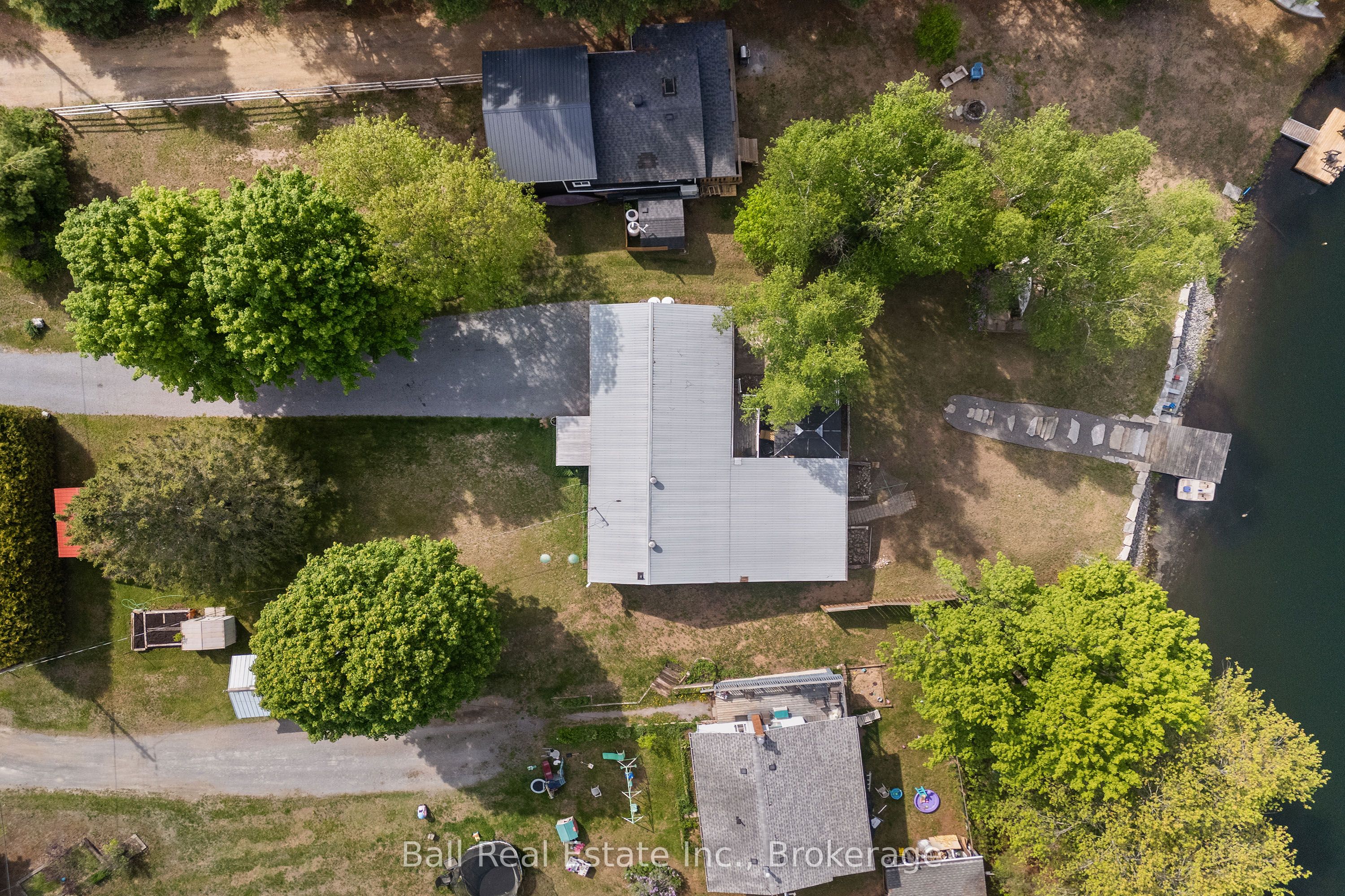 29 Siddon Lake Place Property Photo 7