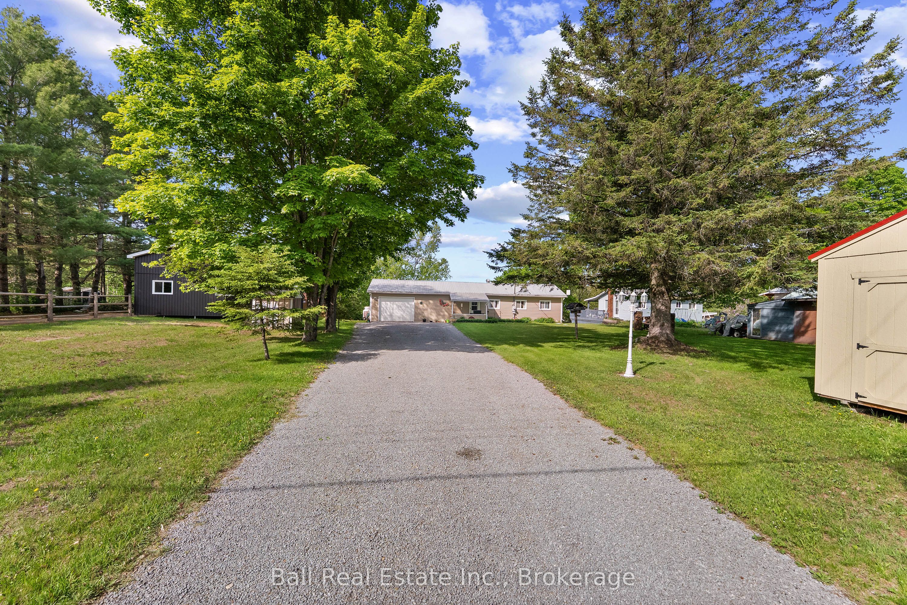 29 Siddon Lake Place Property Photo 10