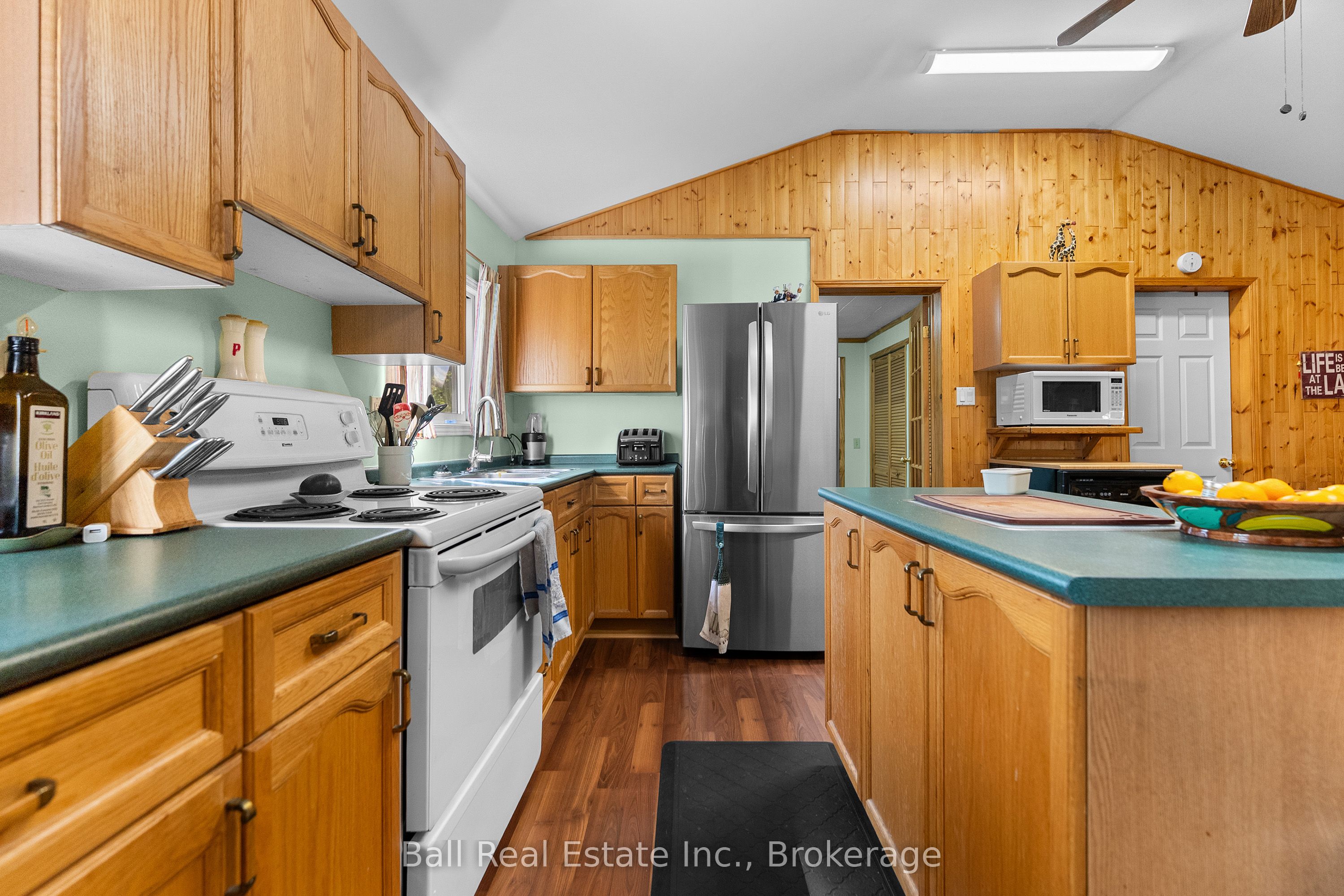 29 Siddon Lake Place Property Photo 15
