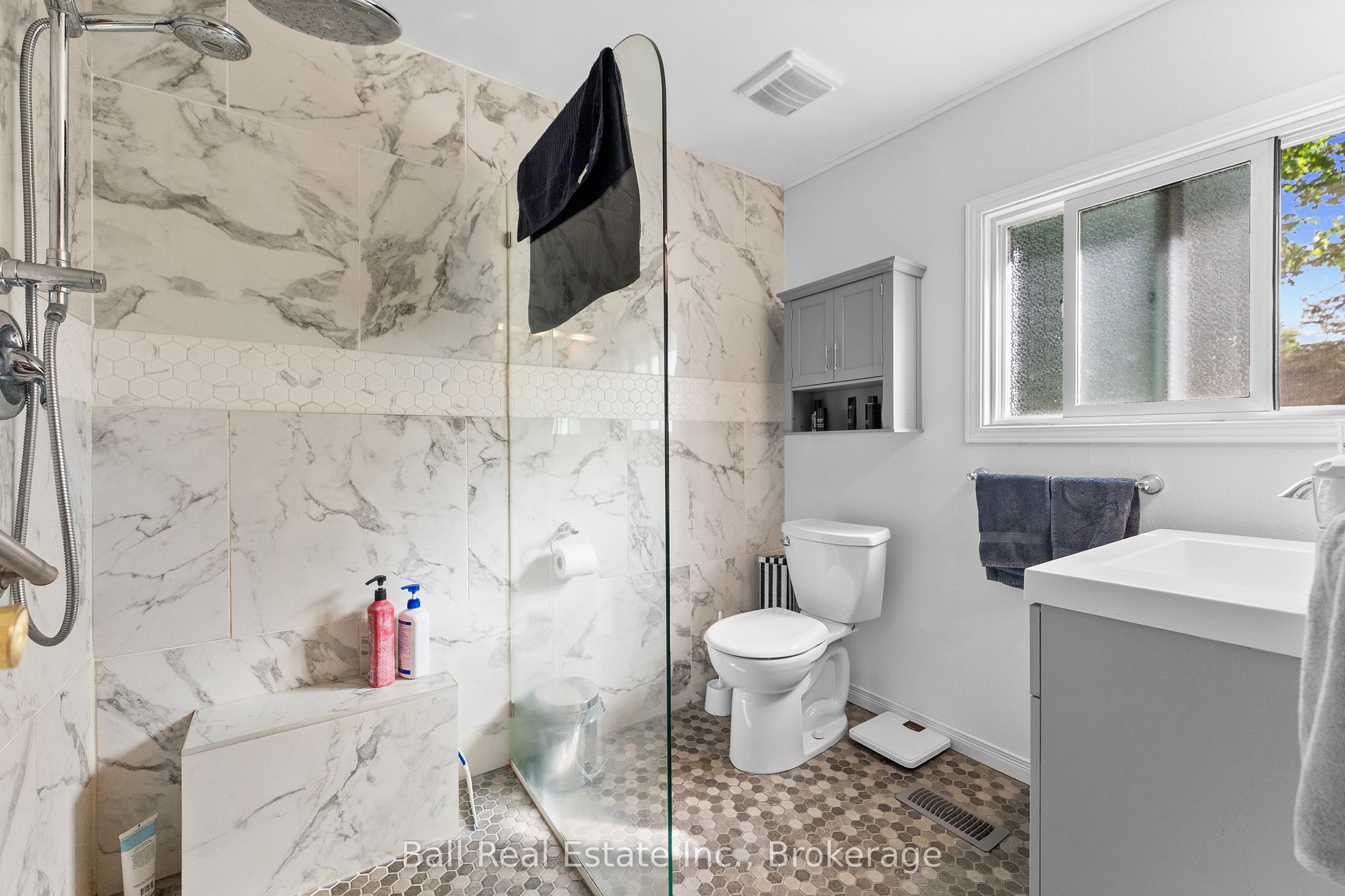 29 Siddon Lake Place Property Photo 19