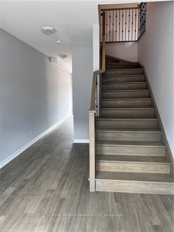 5672 Dorchester Road 14 Upper Level Property Photo 3