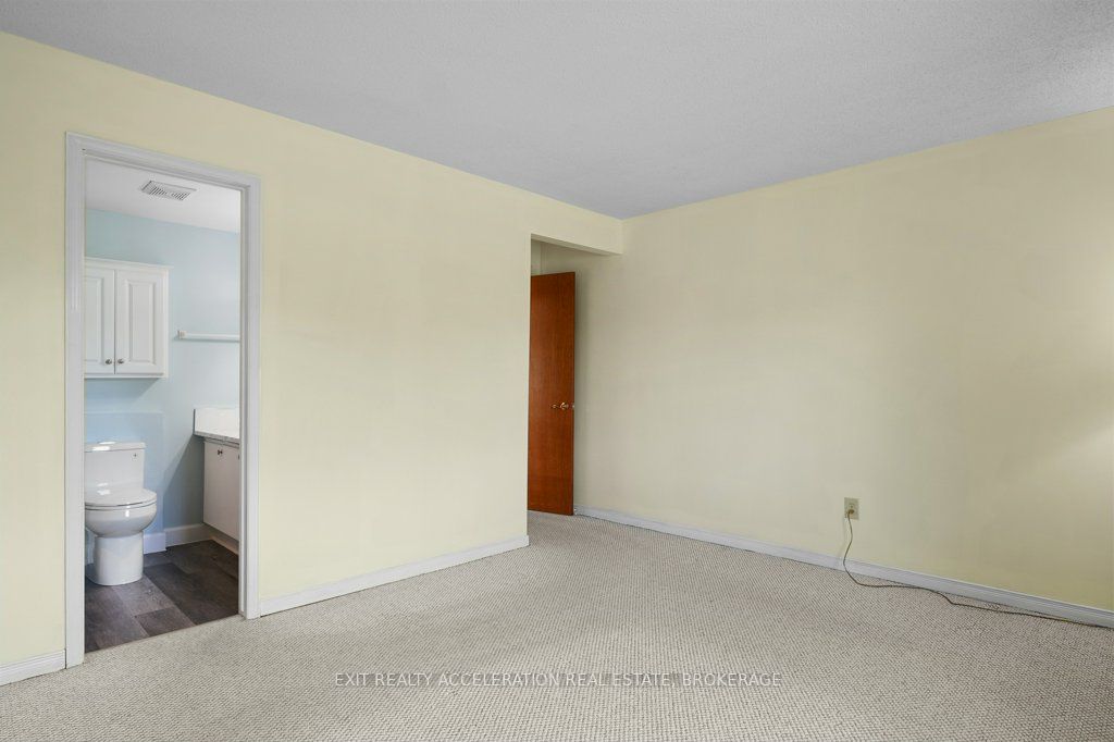 11 Centre Street S 103 Property Photo 31