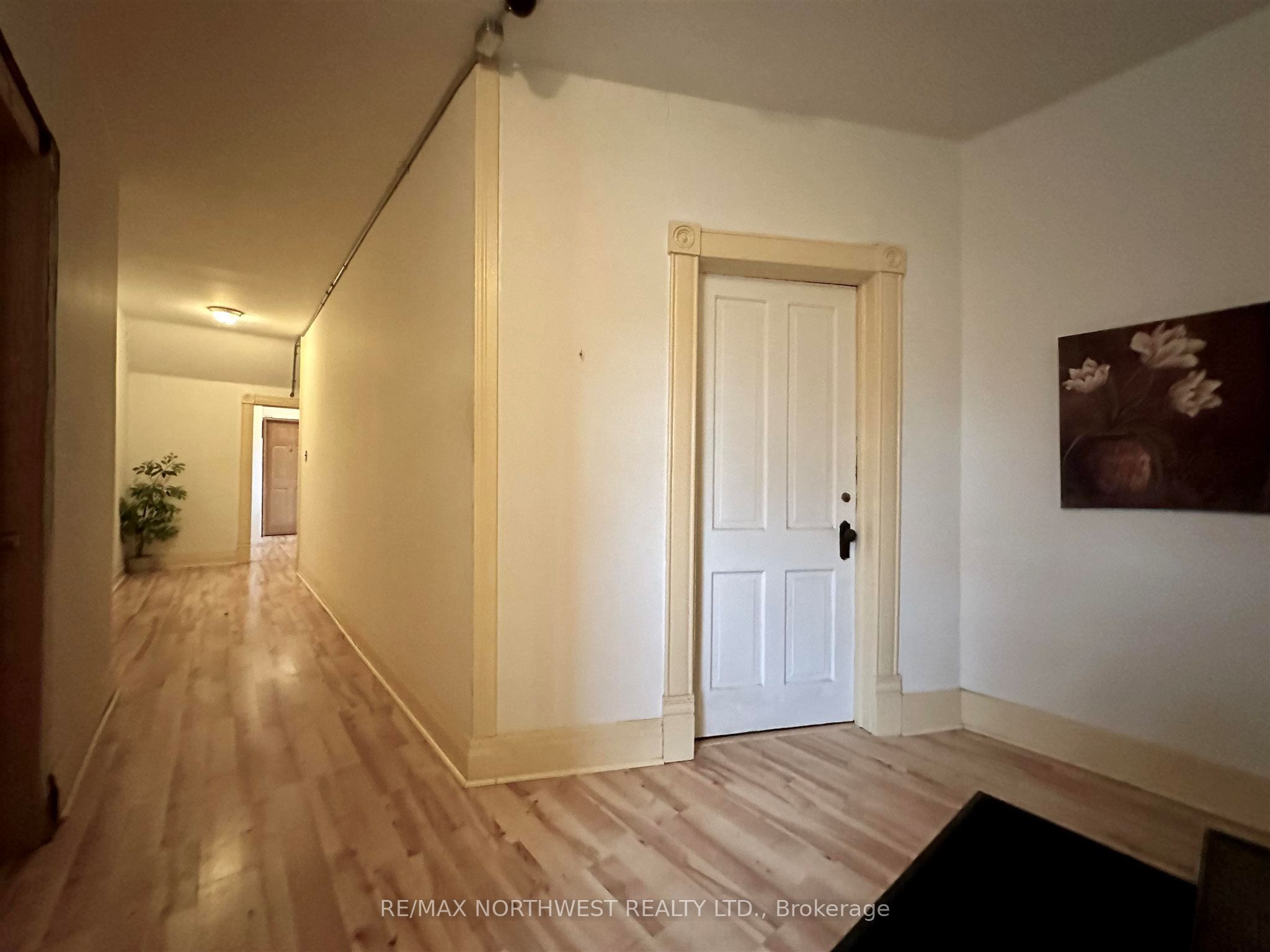 314 First Street E Property Photo 5