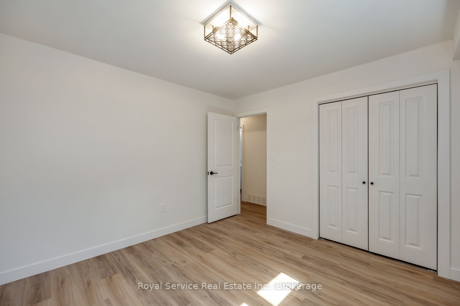 567 Daintry Crescent Property Photo 20
