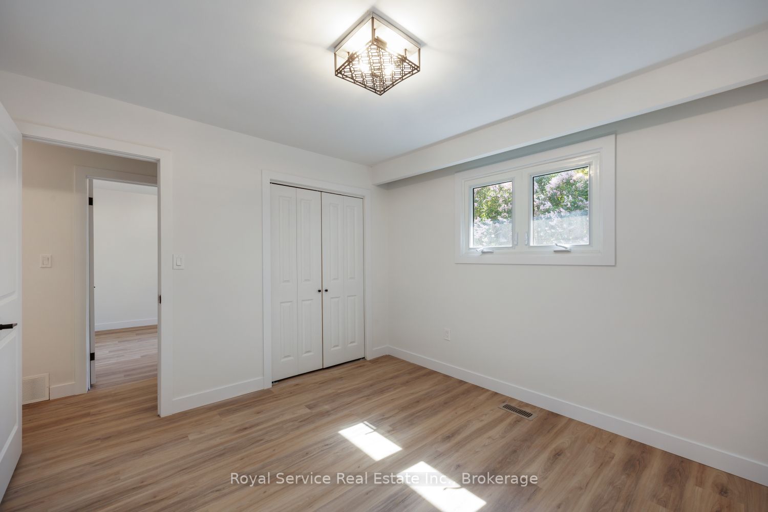 567 Daintry Crescent Property Photo 21