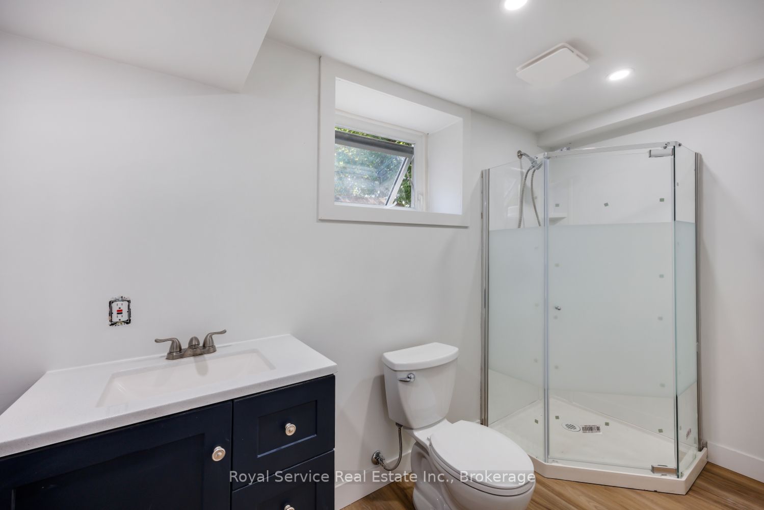 567 Daintry Crescent Property Photo 36