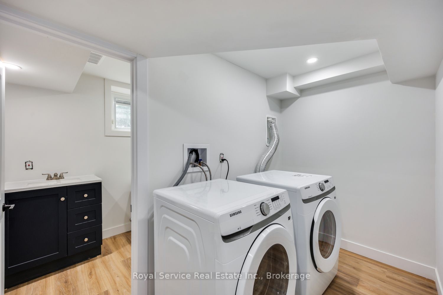 567 Daintry Crescent Property Photo 37