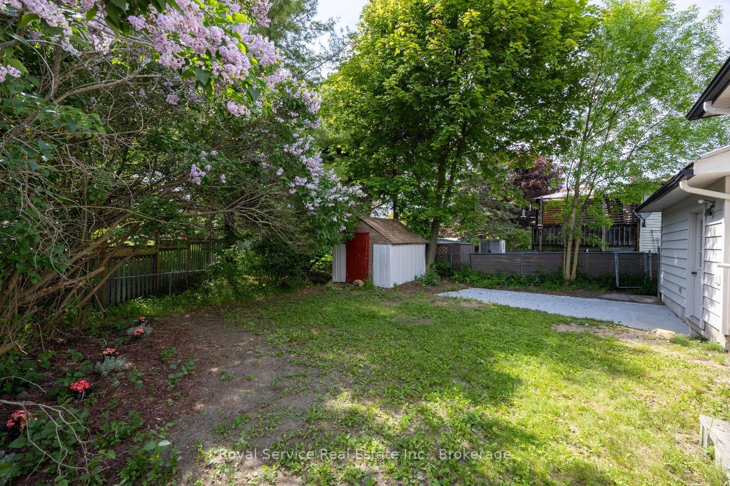 567 Daintry Crescent Property Photo 41