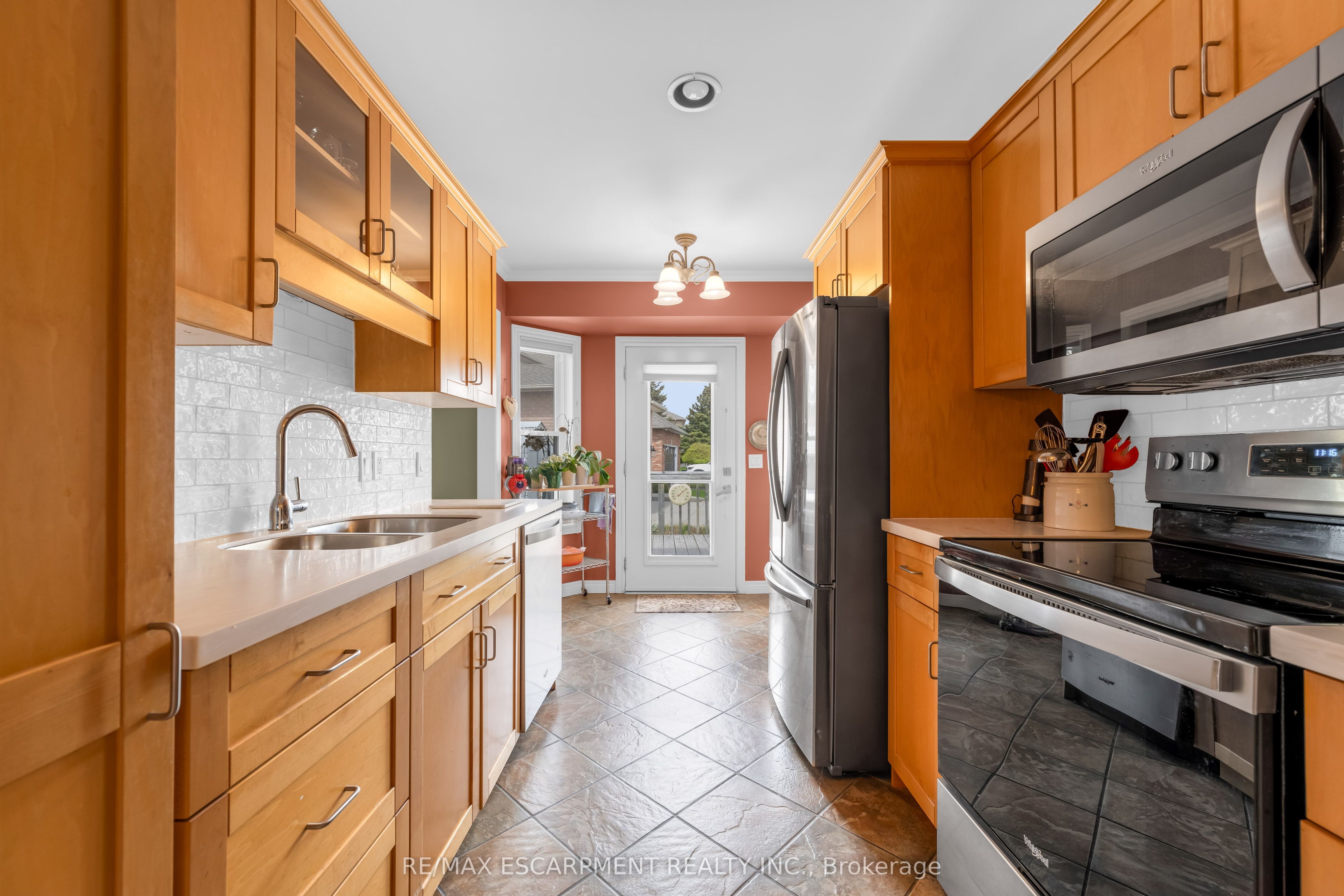 50 Spadara Drive Property Photo 1