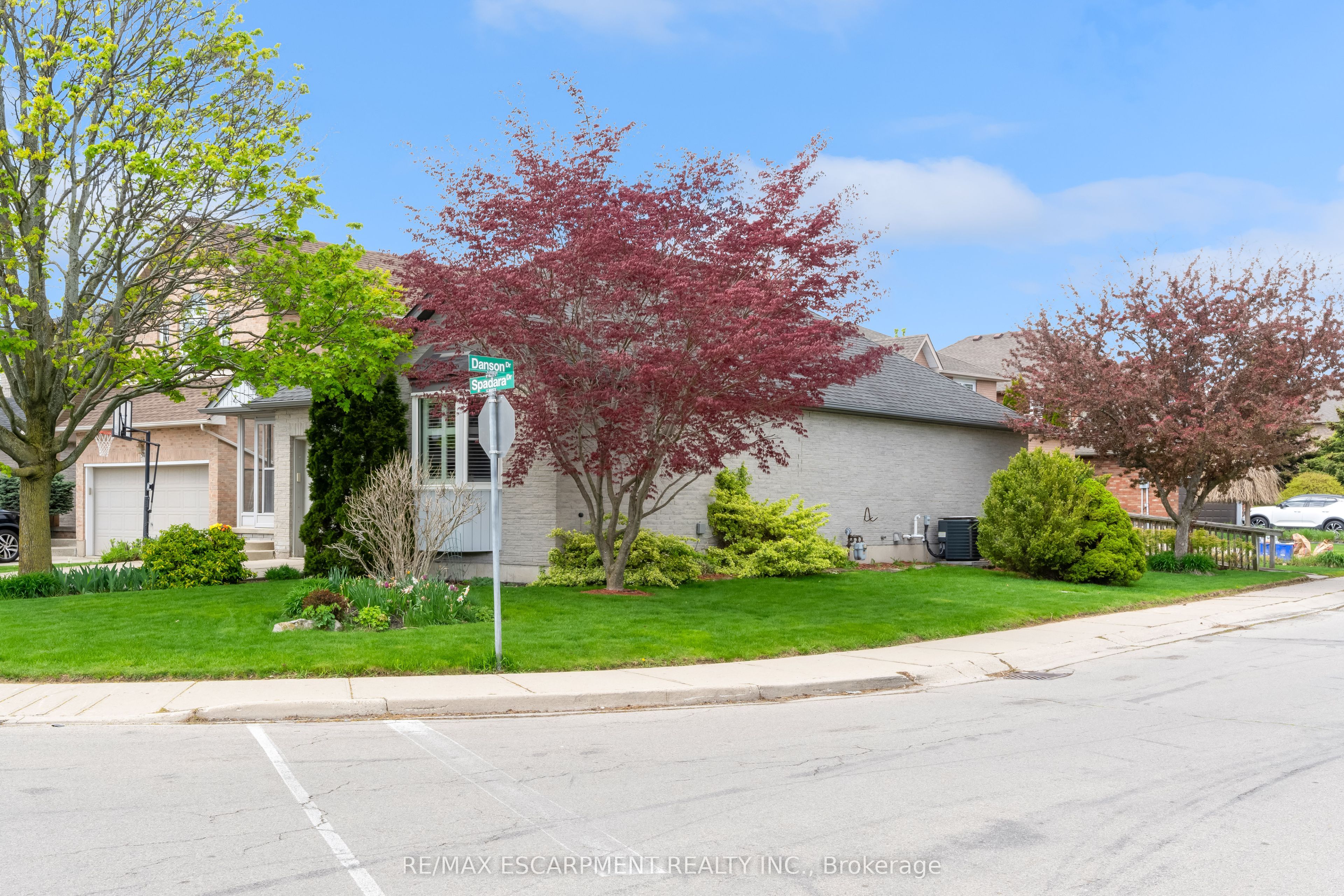 50 Spadara Drive Property Photo 4