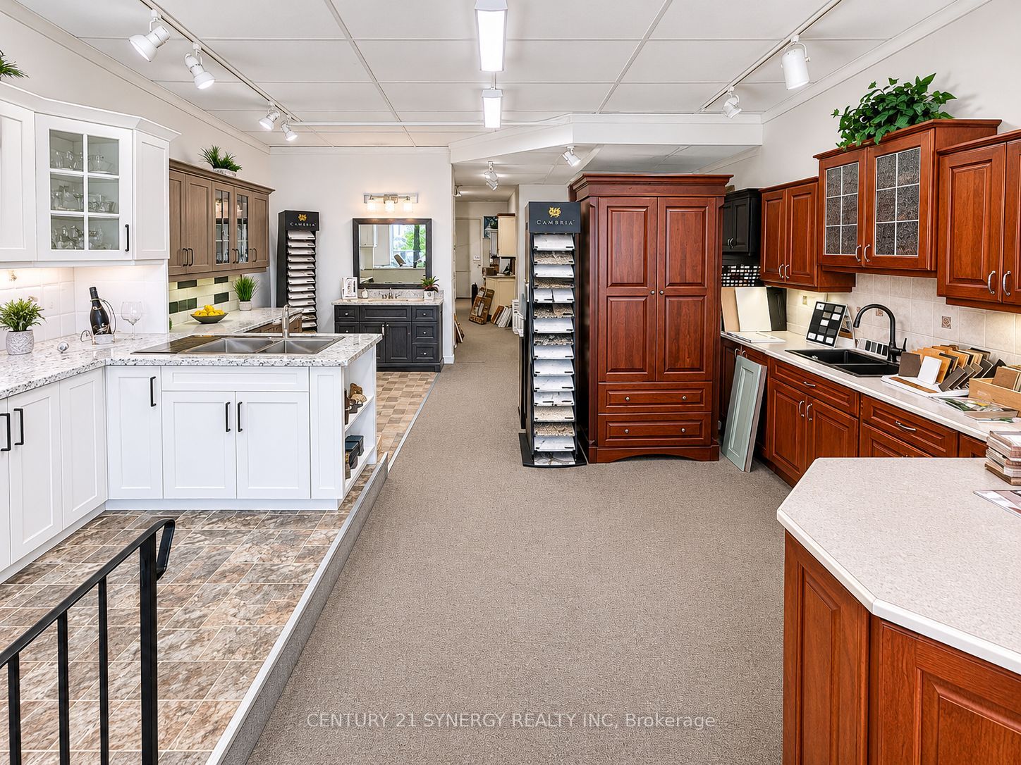 7 William Street W Property Photo 7