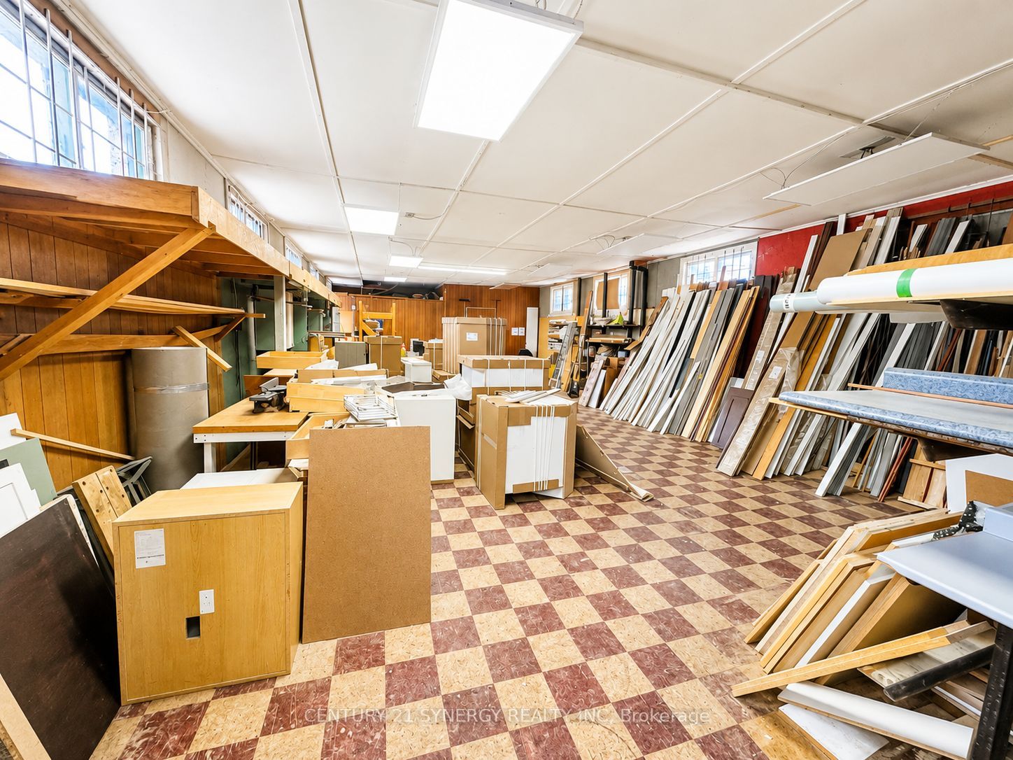 7 William Street W Property Photo 15