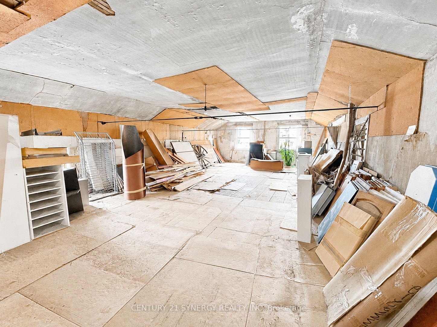 7 William Street W Property Photo 16