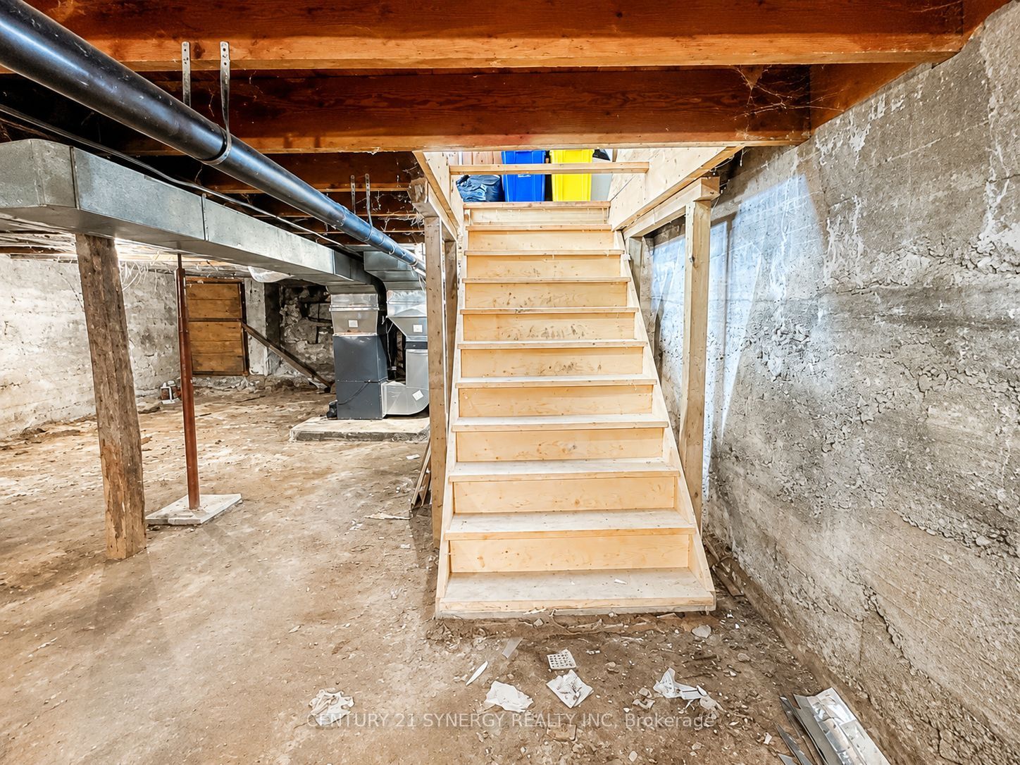 7 William Street W Property Photo 18