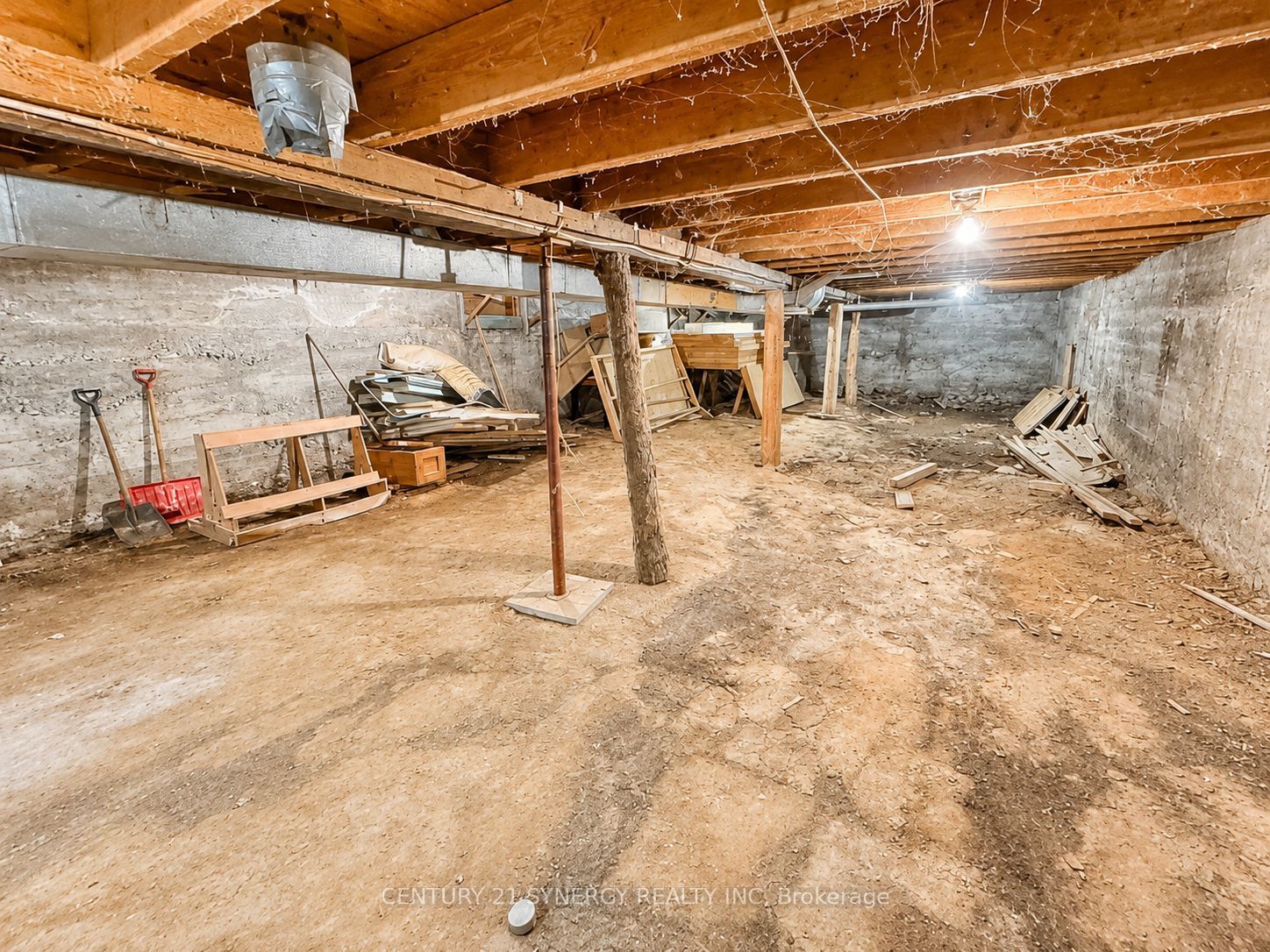 7 William Street W Property Photo 20