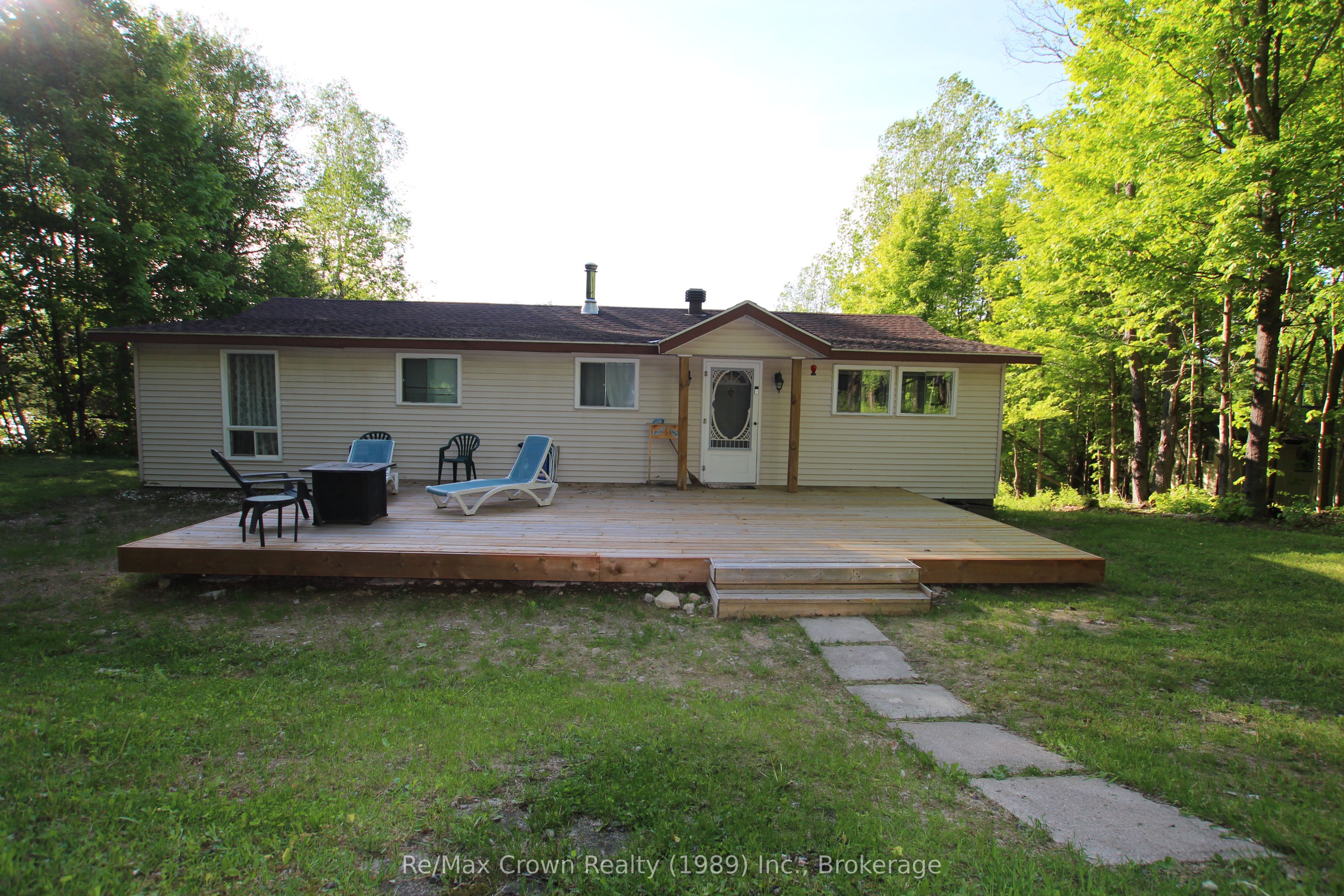 581 Limberlost Point Road Property Photo 10