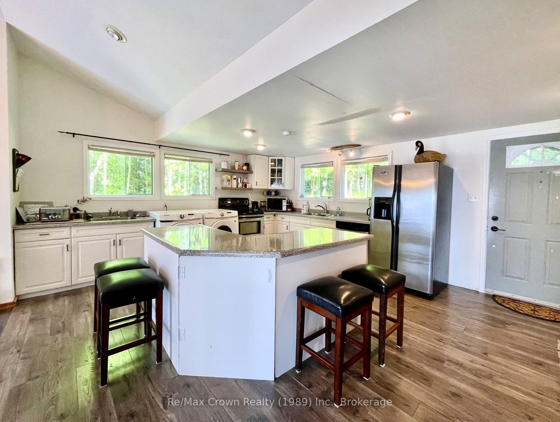 581 Limberlost Point Road Property Photo 12