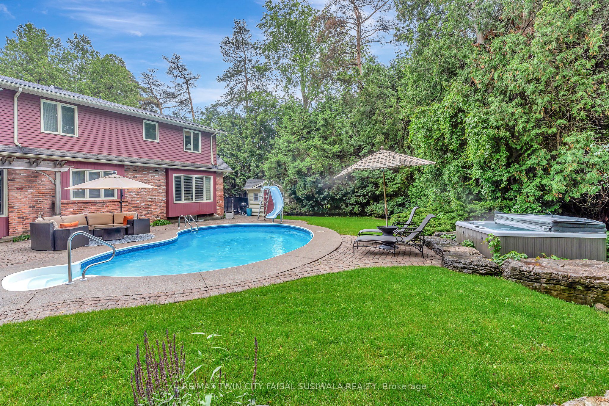 22 Deerpath Court Property Photo 5