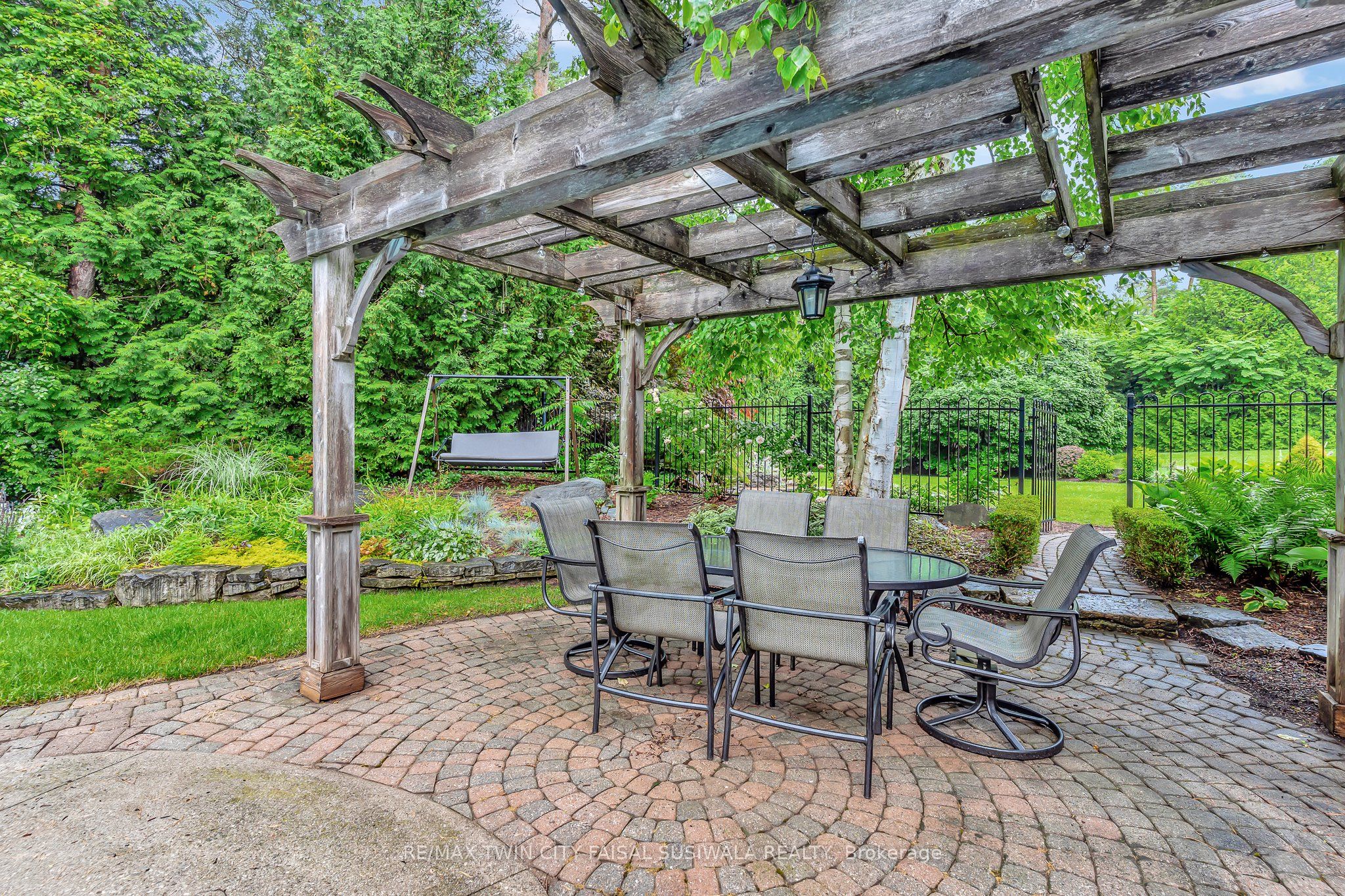 22 Deerpath Court Property Photo 8