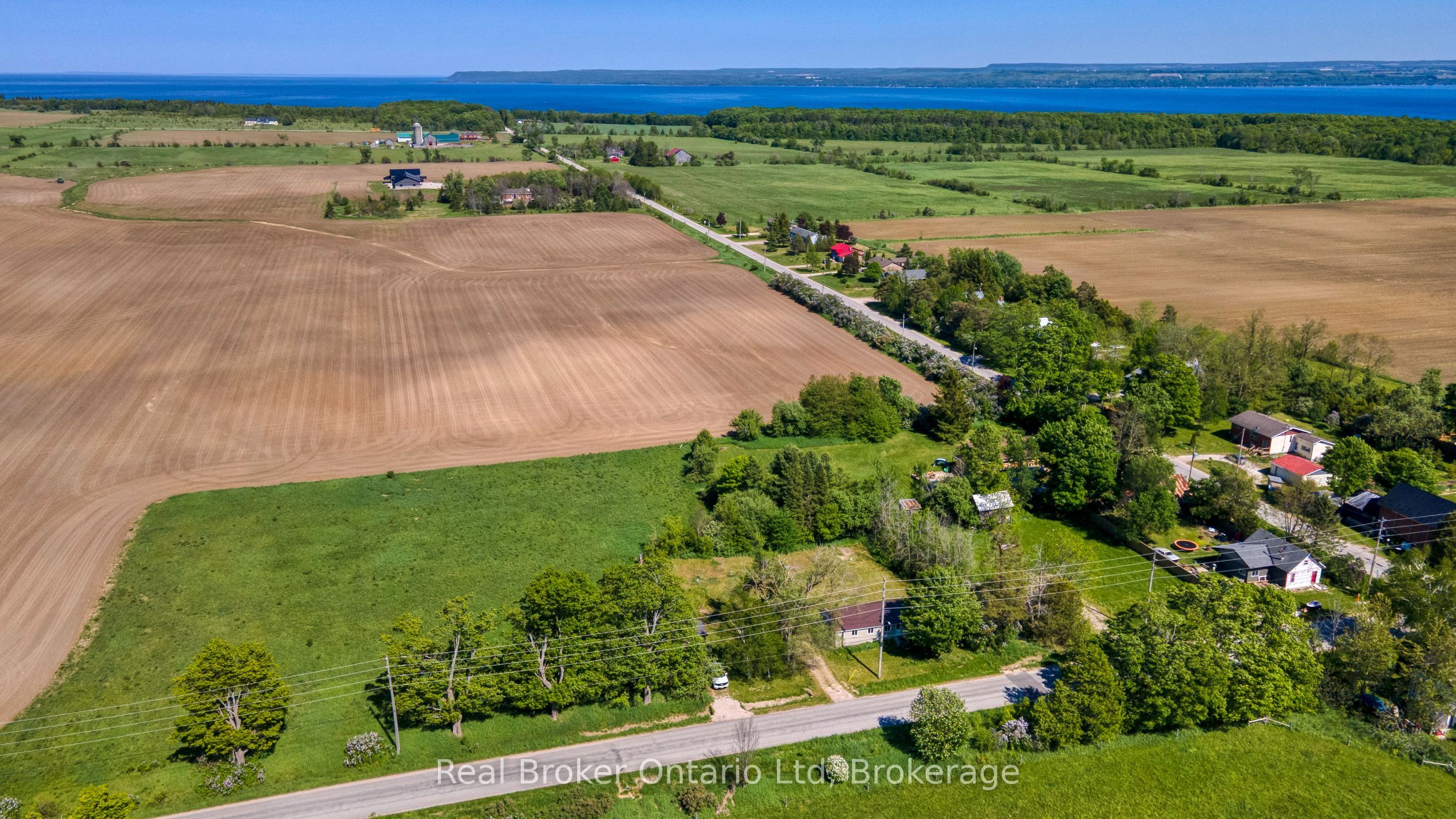 310009 Kemble Rock Road Property Photo 1