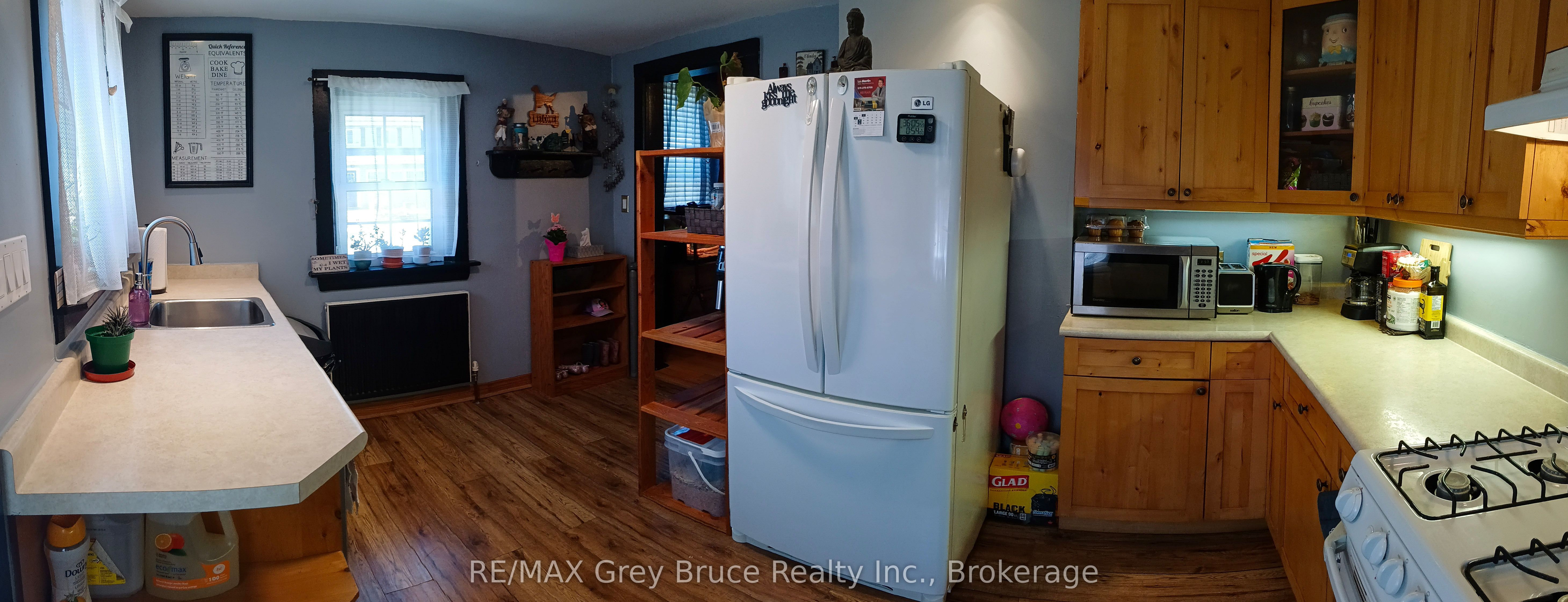 499 16th Street W Property Photo 6