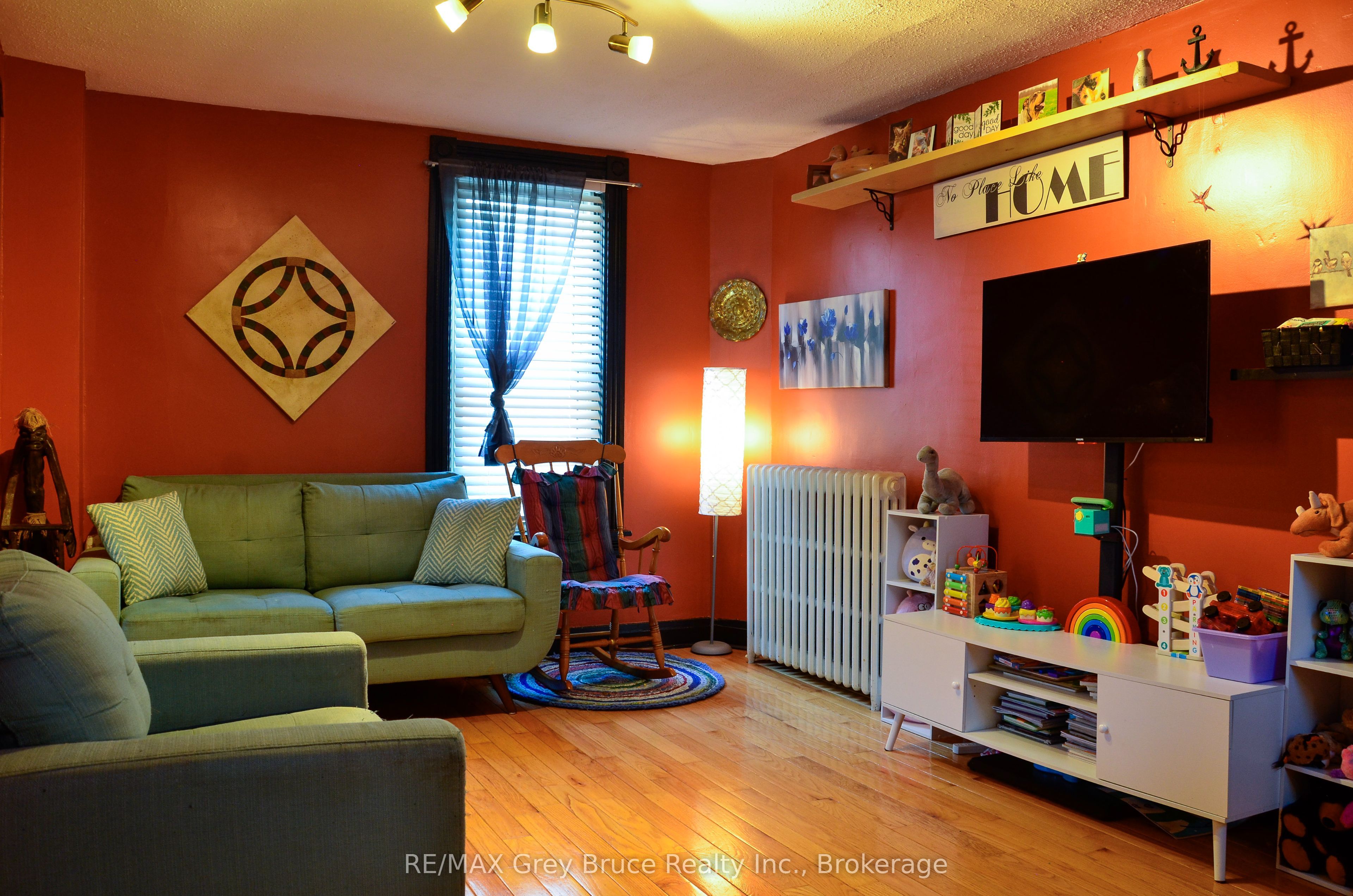 499 16th Street W Property Photo 11