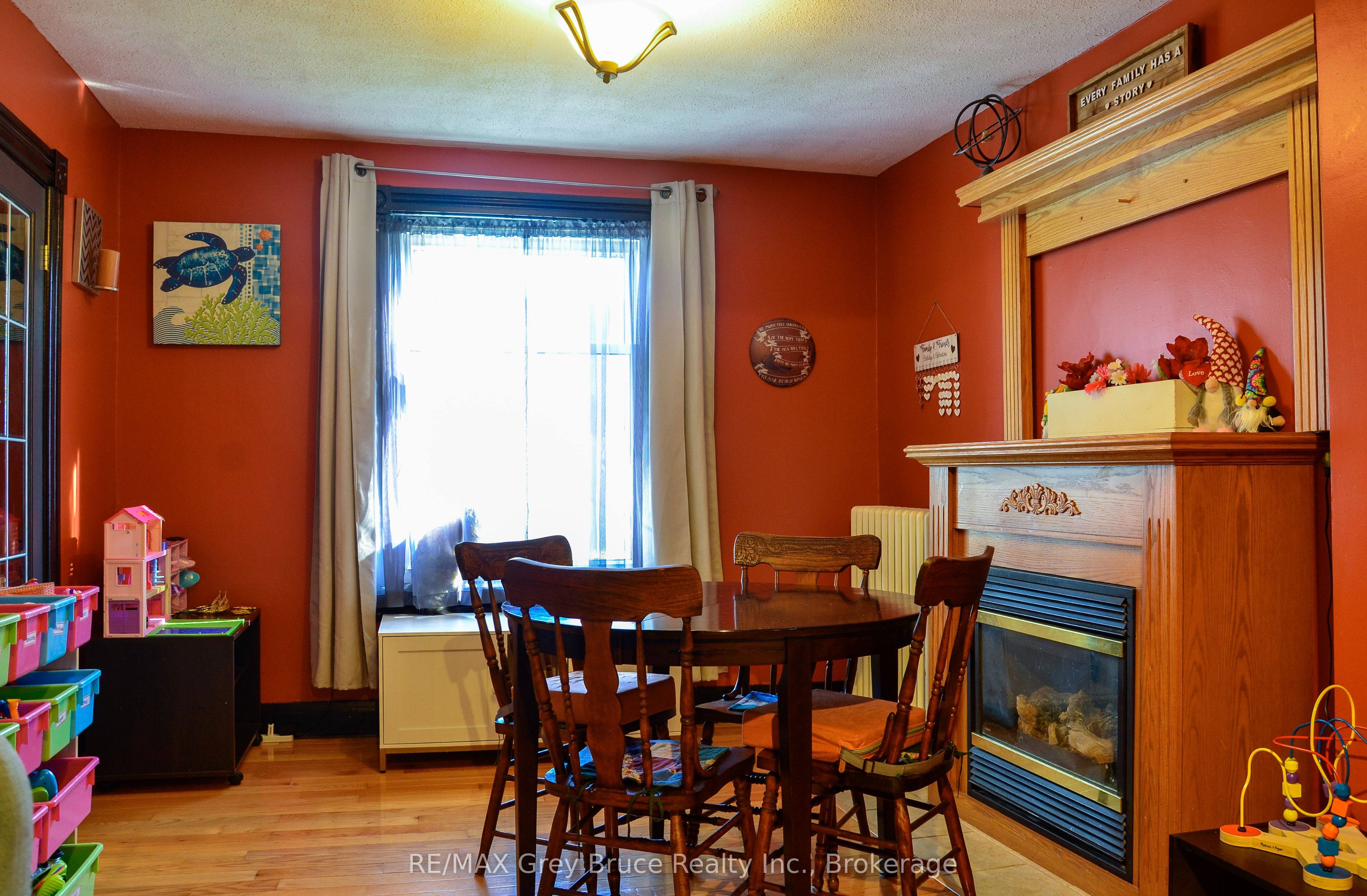 499 16th Street W Property Photo 12