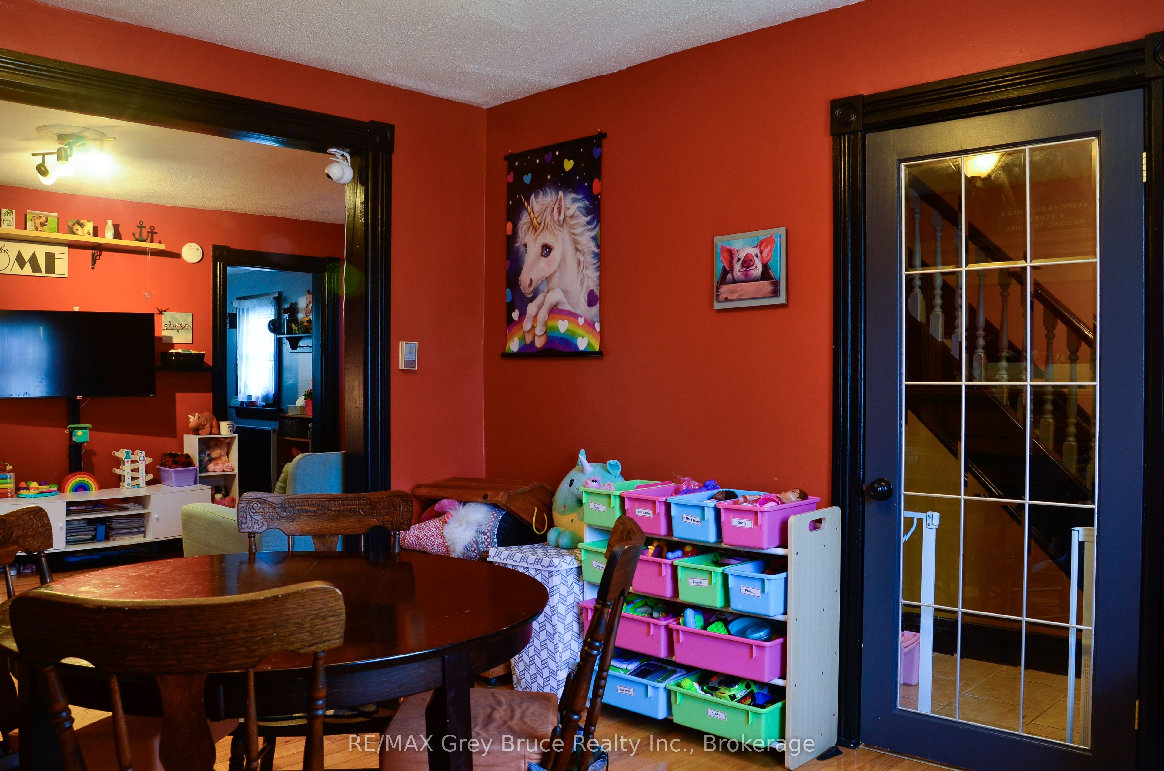 499 16th Street W Property Photo 13