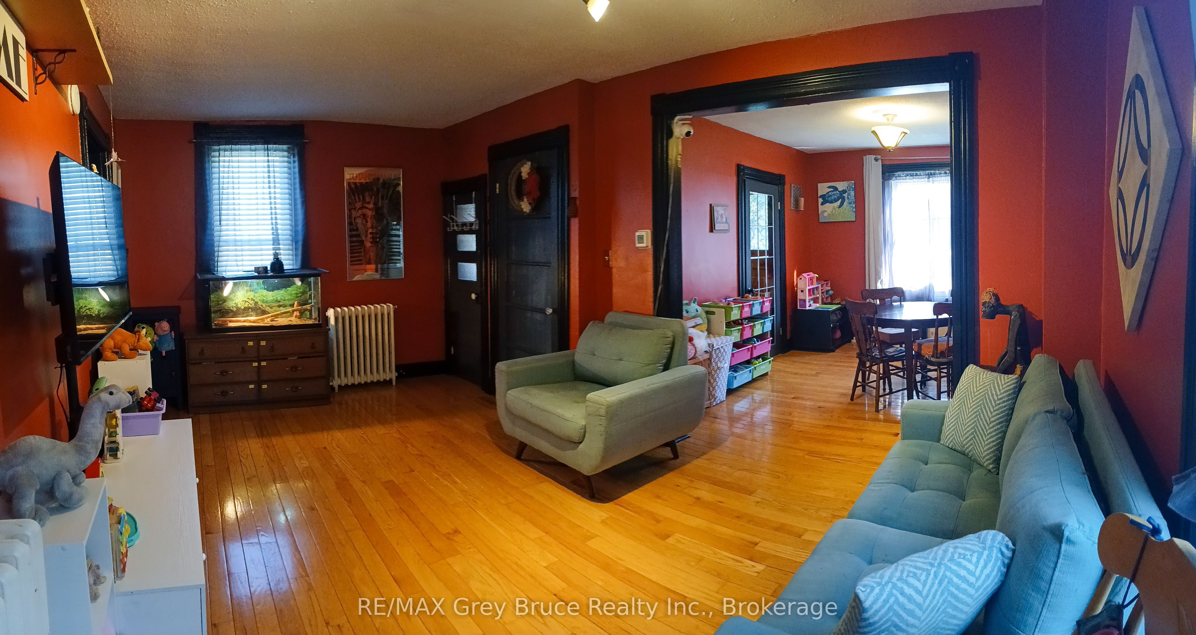 499 16th Street W Property Photo 14