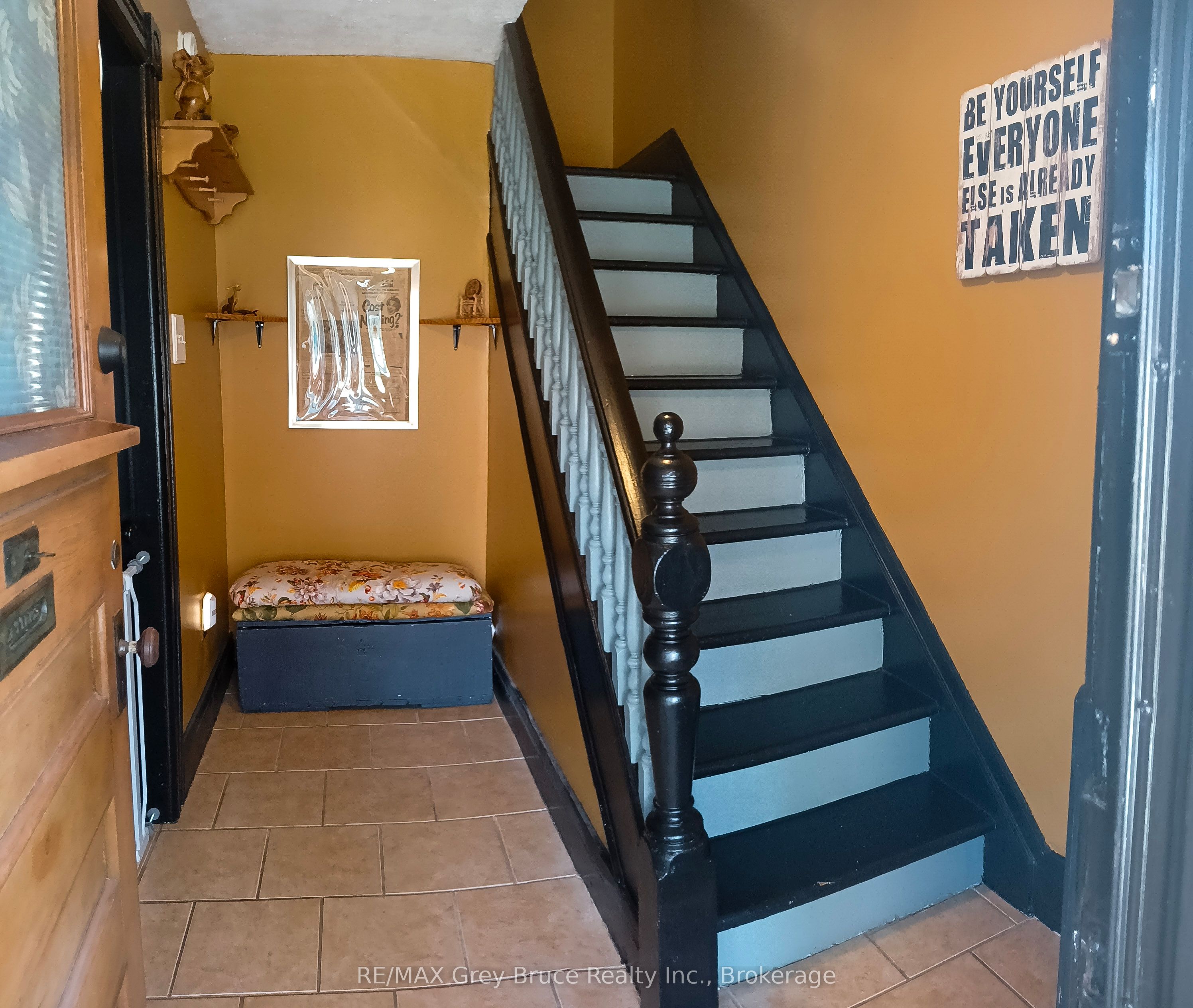 499 16th Street W Property Photo 15