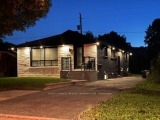696 Holt Crescent 2 Property Photo 11