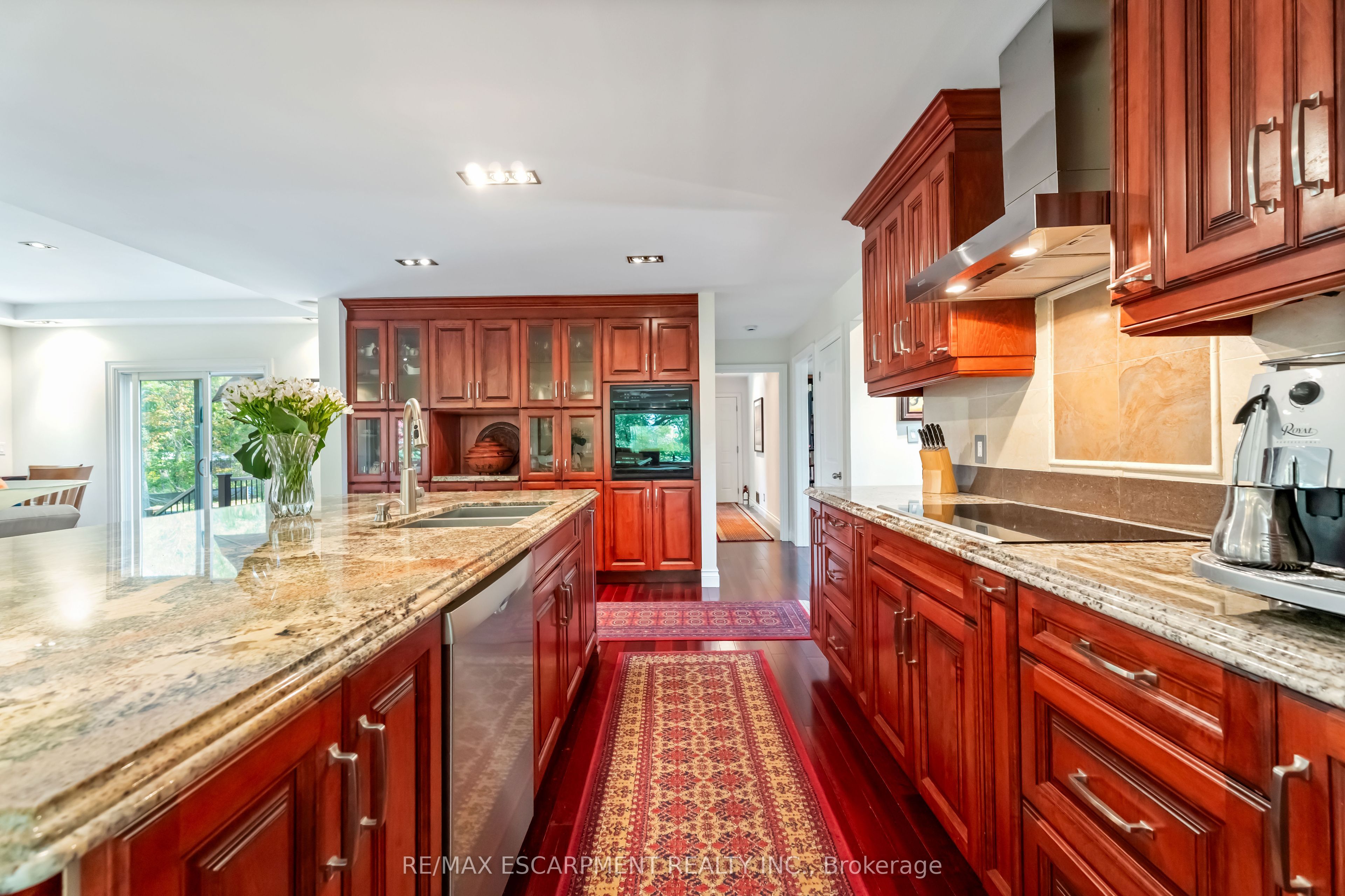 493 Ridge Road E Property Photo 17