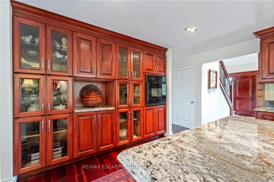 493 Ridge Road E Property Photo 20