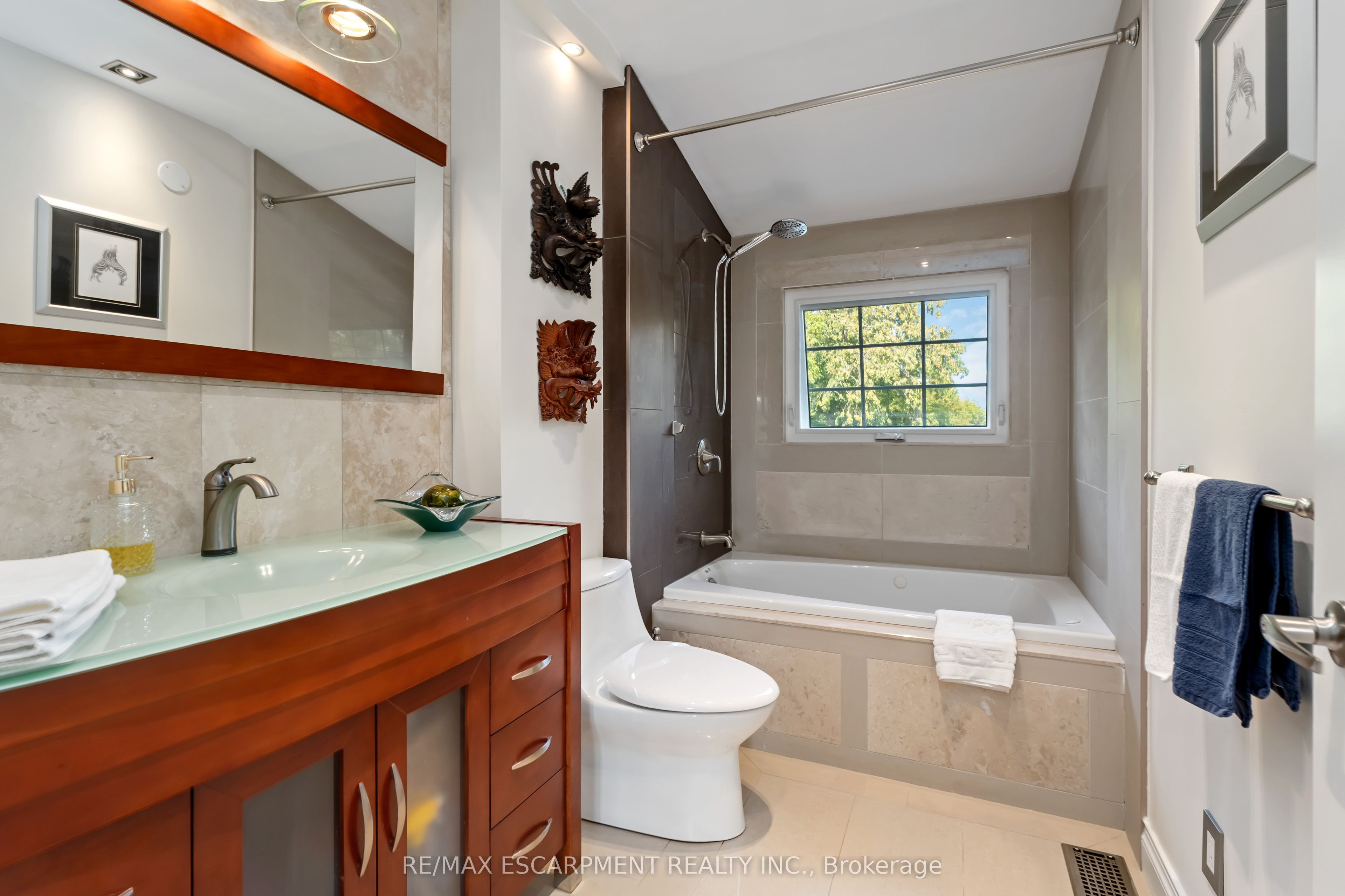 493 Ridge Road E Property Photo 35
