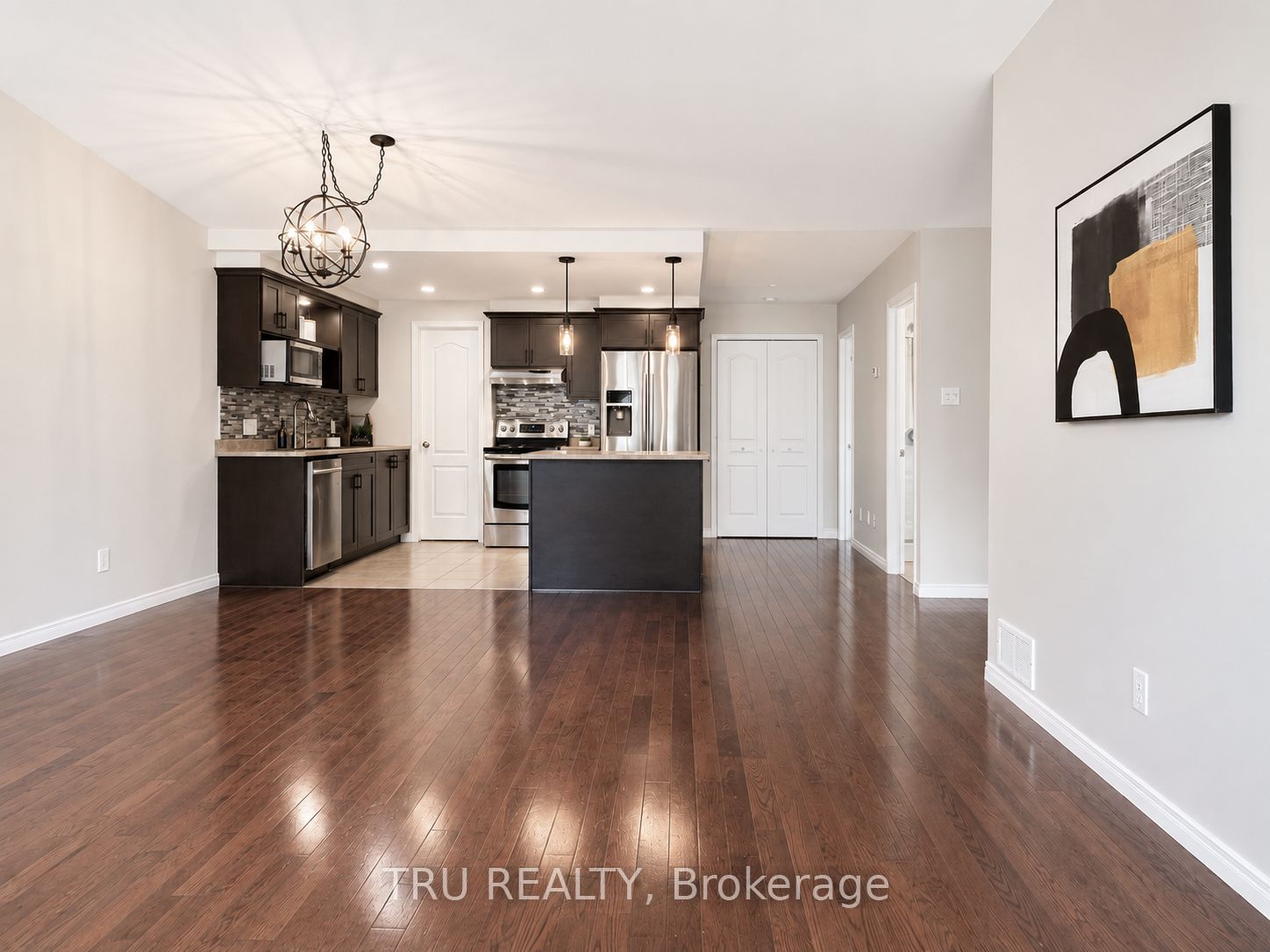 2315 Laval Street Property Photo 4