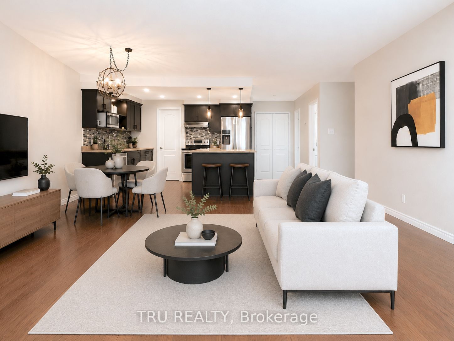 2315 Laval Street Property Photo 5