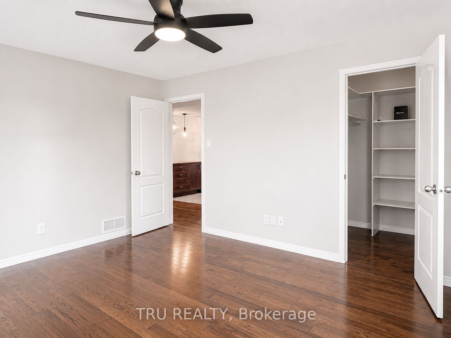 2315 Laval Street Property Photo 15