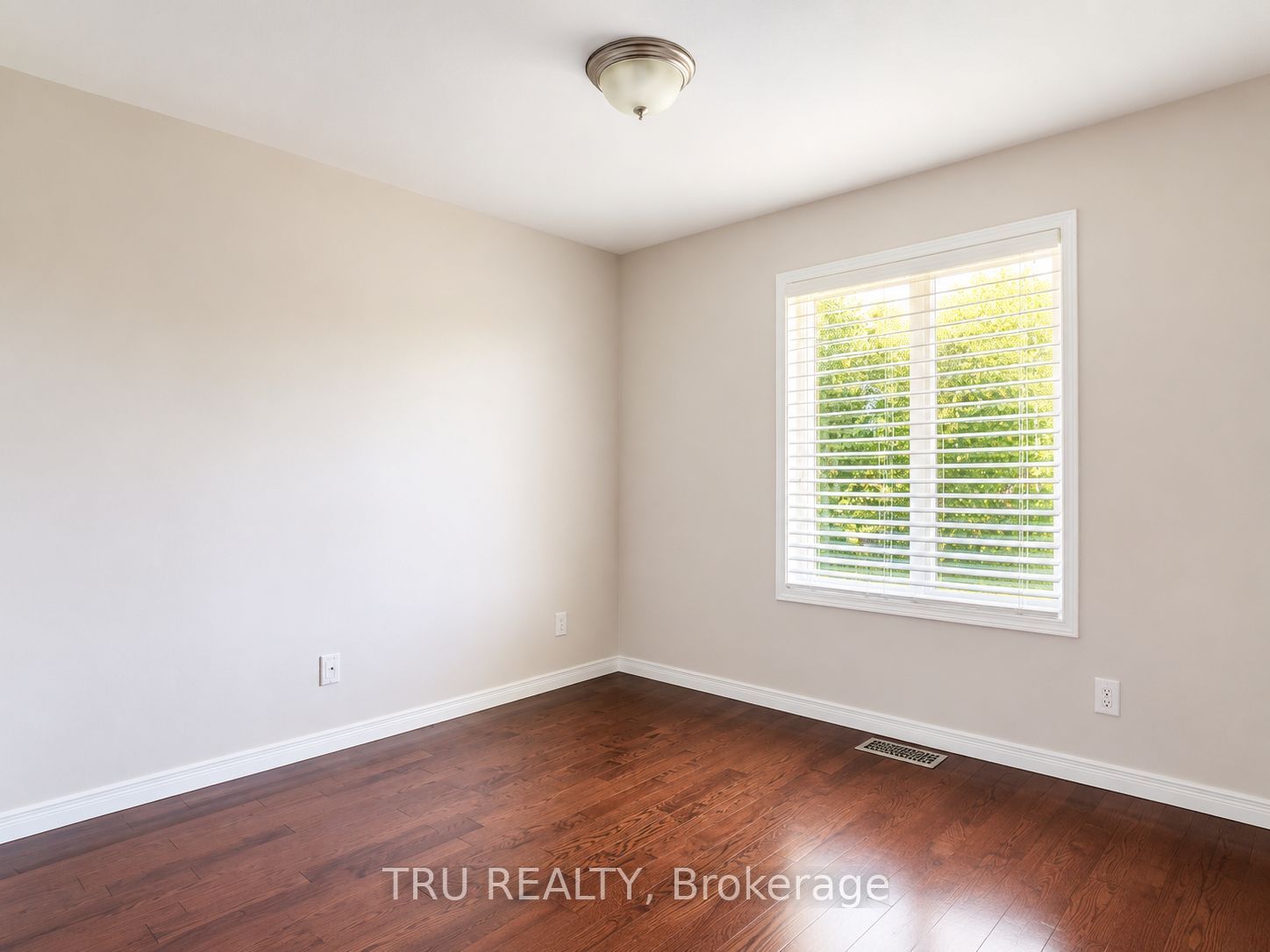 2315 Laval Street Property Photo 16